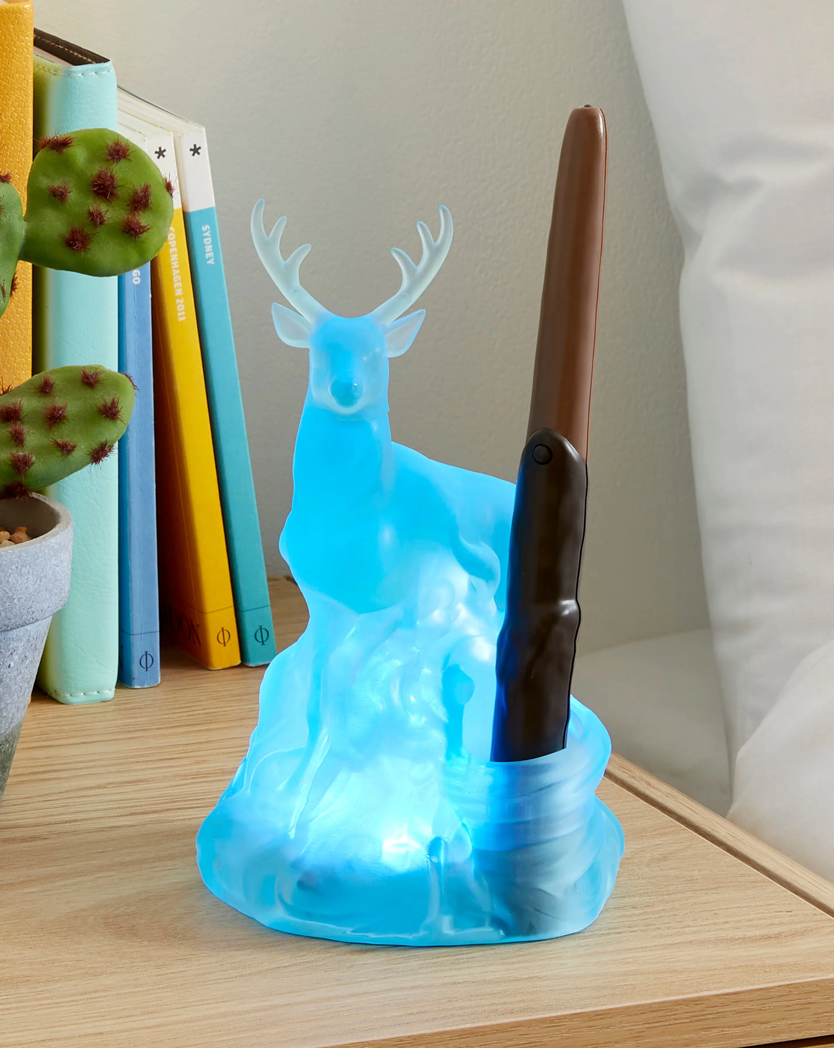 Harry Potter Patronus Light with Wand Remote Control 1 Harry Potter Patronus Light with Wand Remote Control