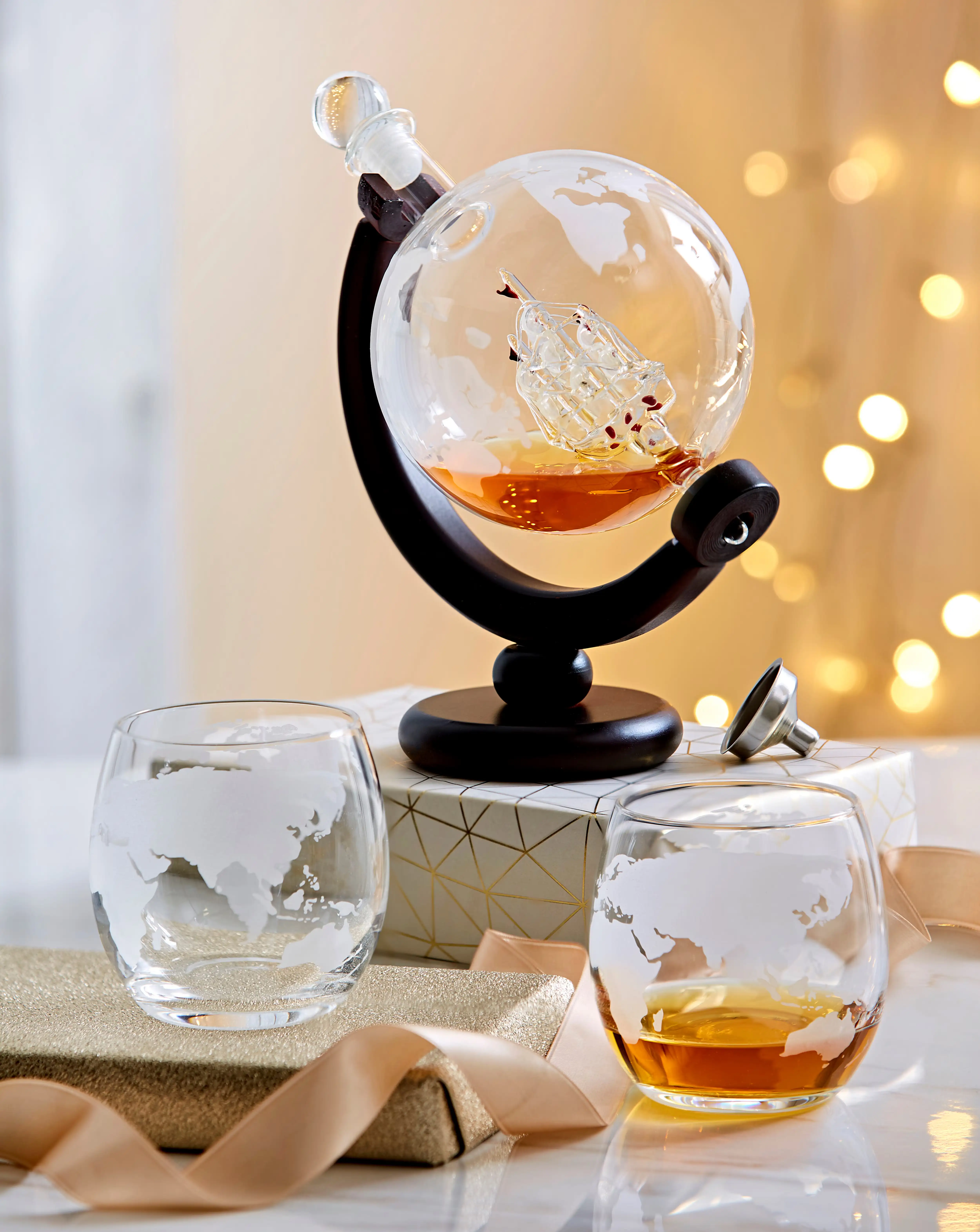Globe Decanter and Glasses Set 2 Globe Decanter and Glasses Set