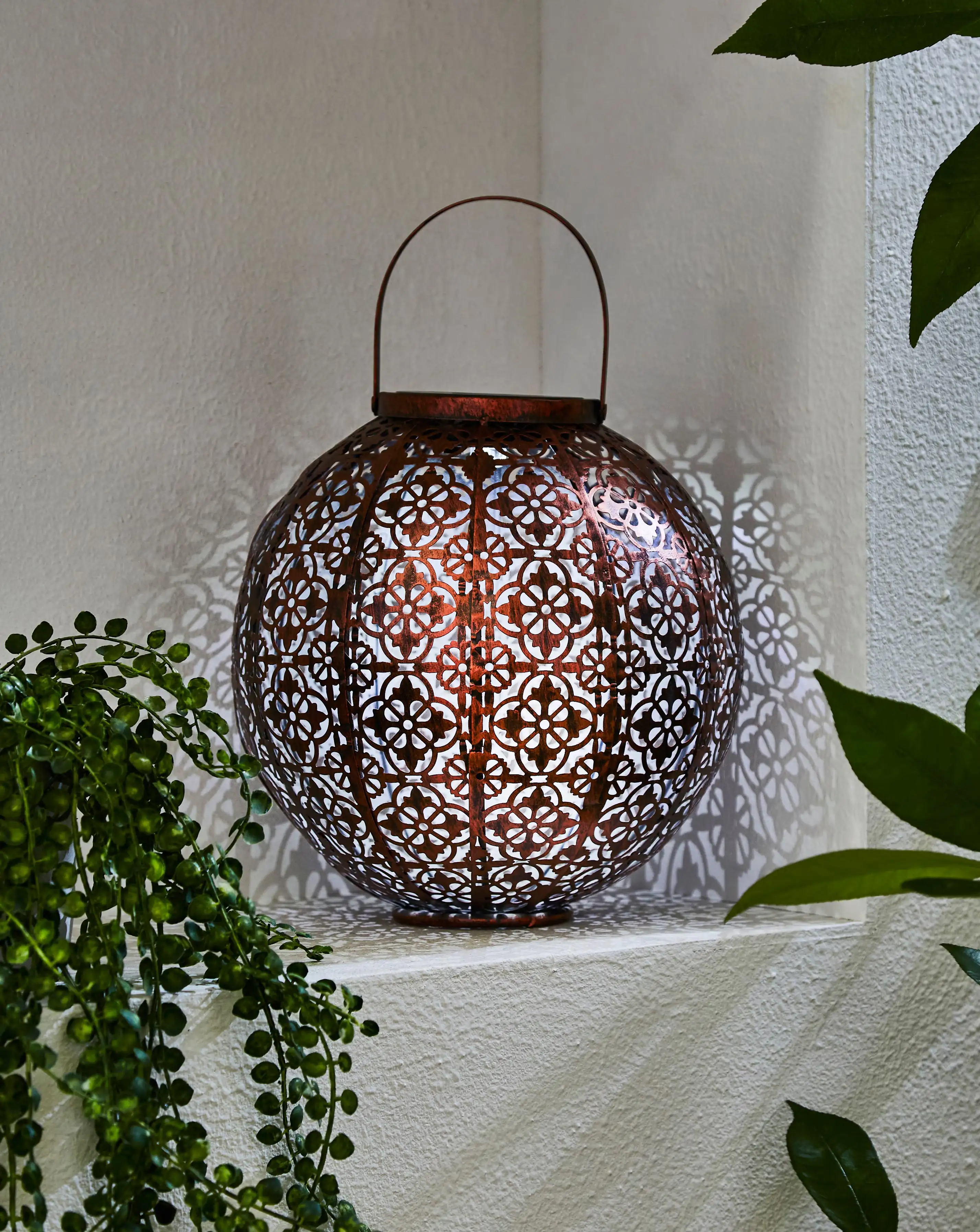 Damasque Lantern 1 Damasque Lantern