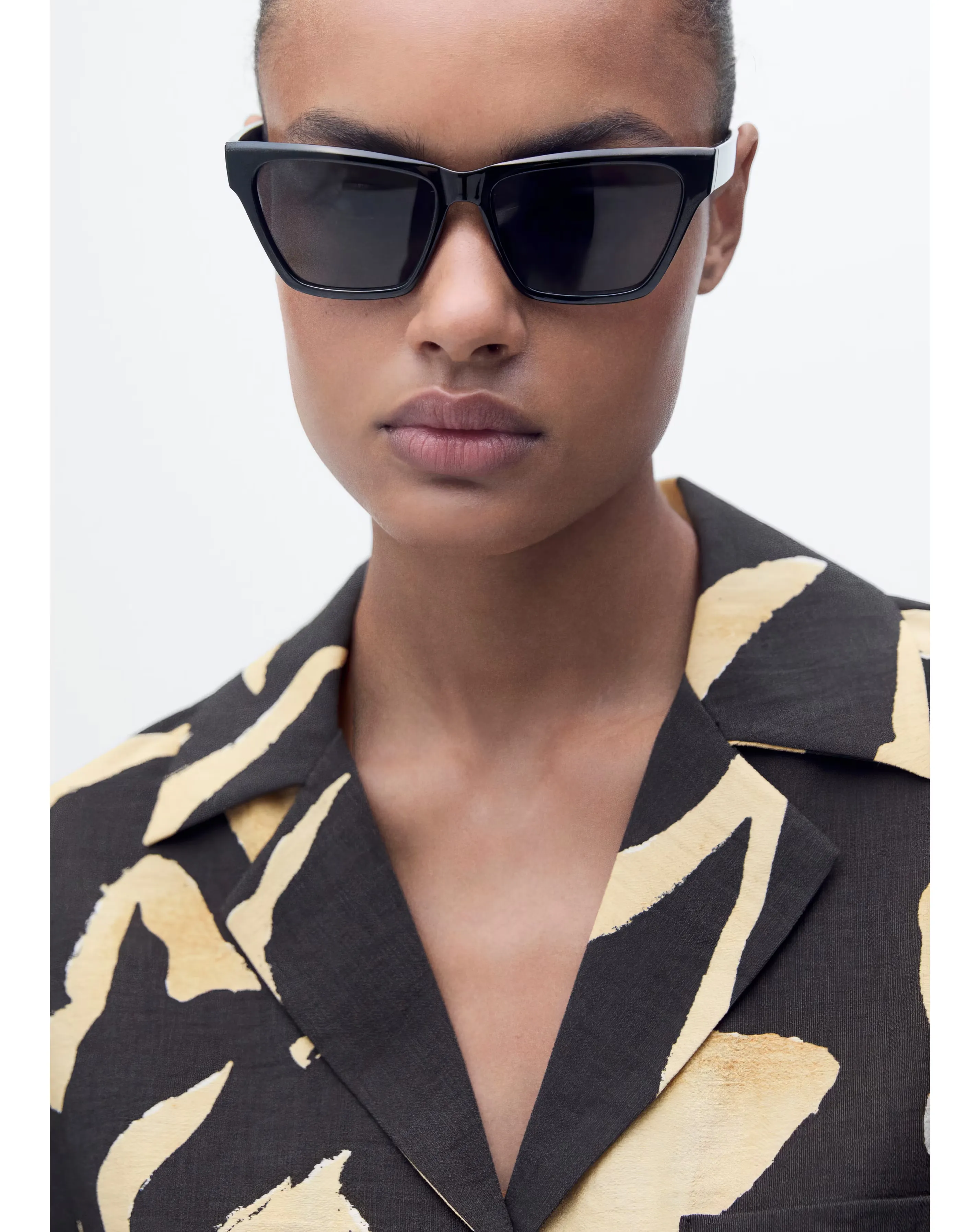 Mango Printed Short-Sleeved Shirt 2 Mango Printed Short-Sleeved Shirt