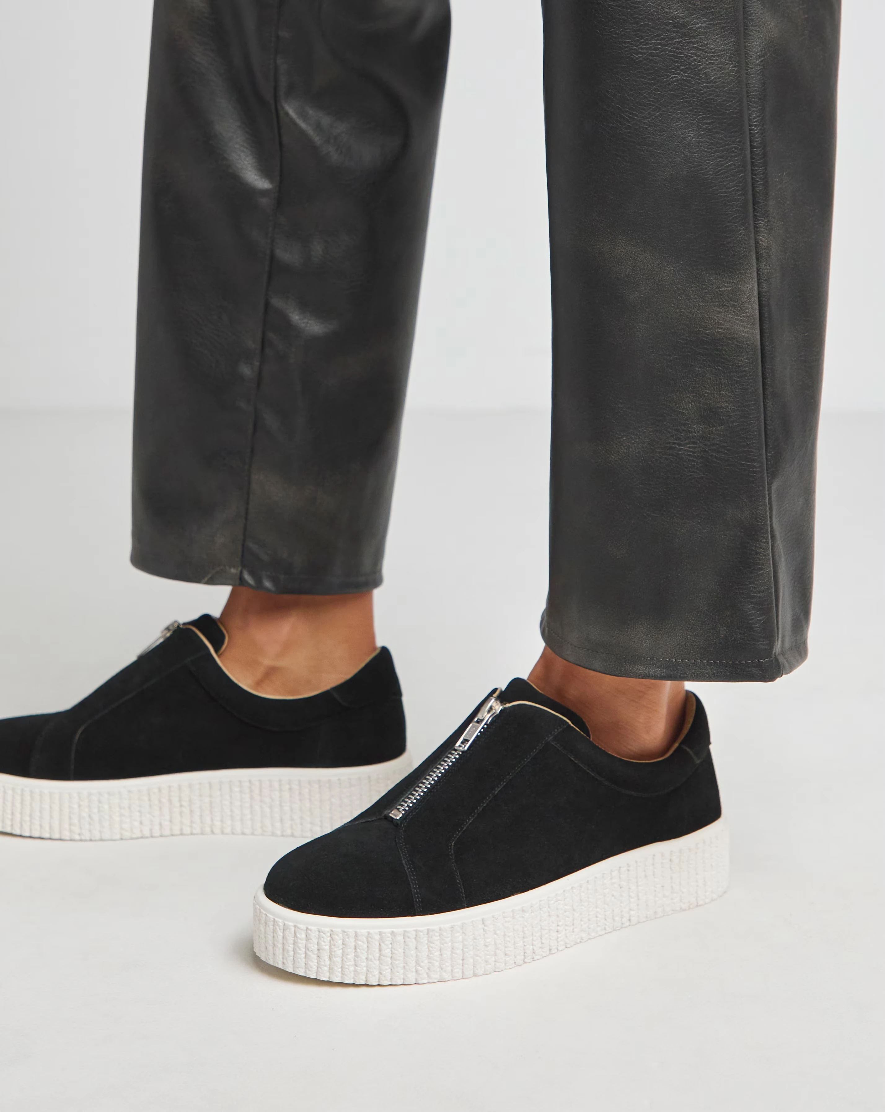 Meridian Zip Up Leather Trainer - Wide Fit (E) 2 Meridian Zip Up Leather Trainer - Wide Fit (E)
