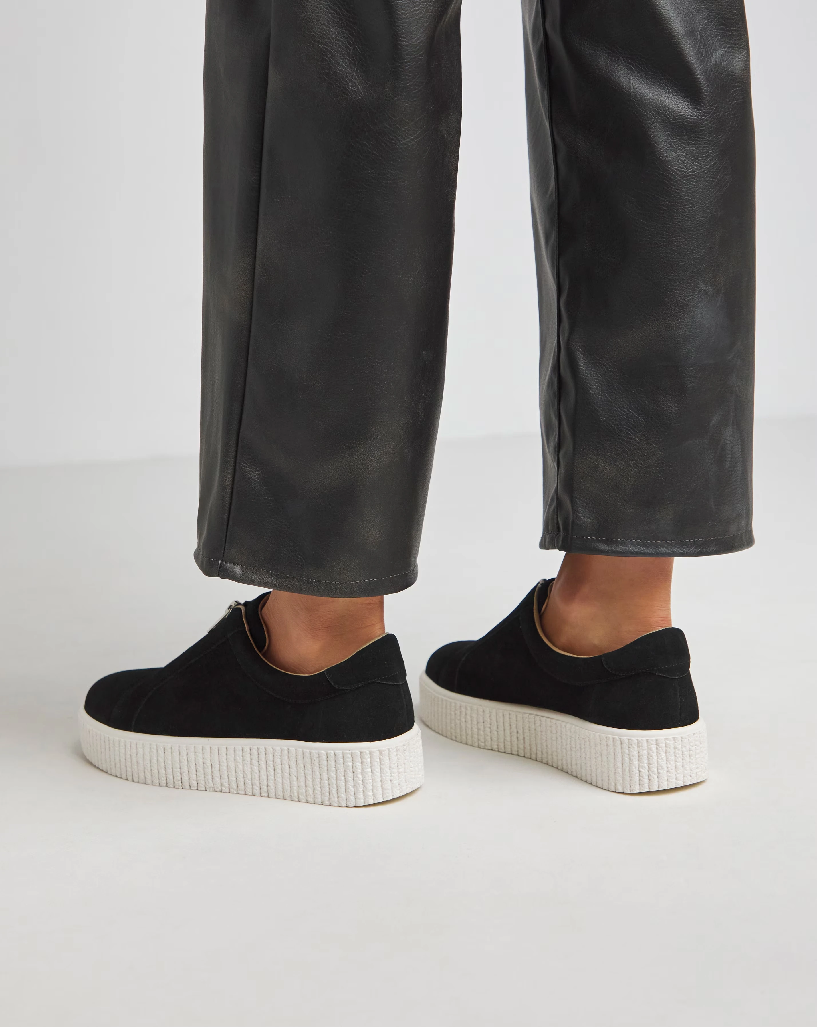 Meridian Zip Up Leather Trainer - Wide Fit (E) 4 Meridian Zip Up Leather Trainer - Wide Fit (E)