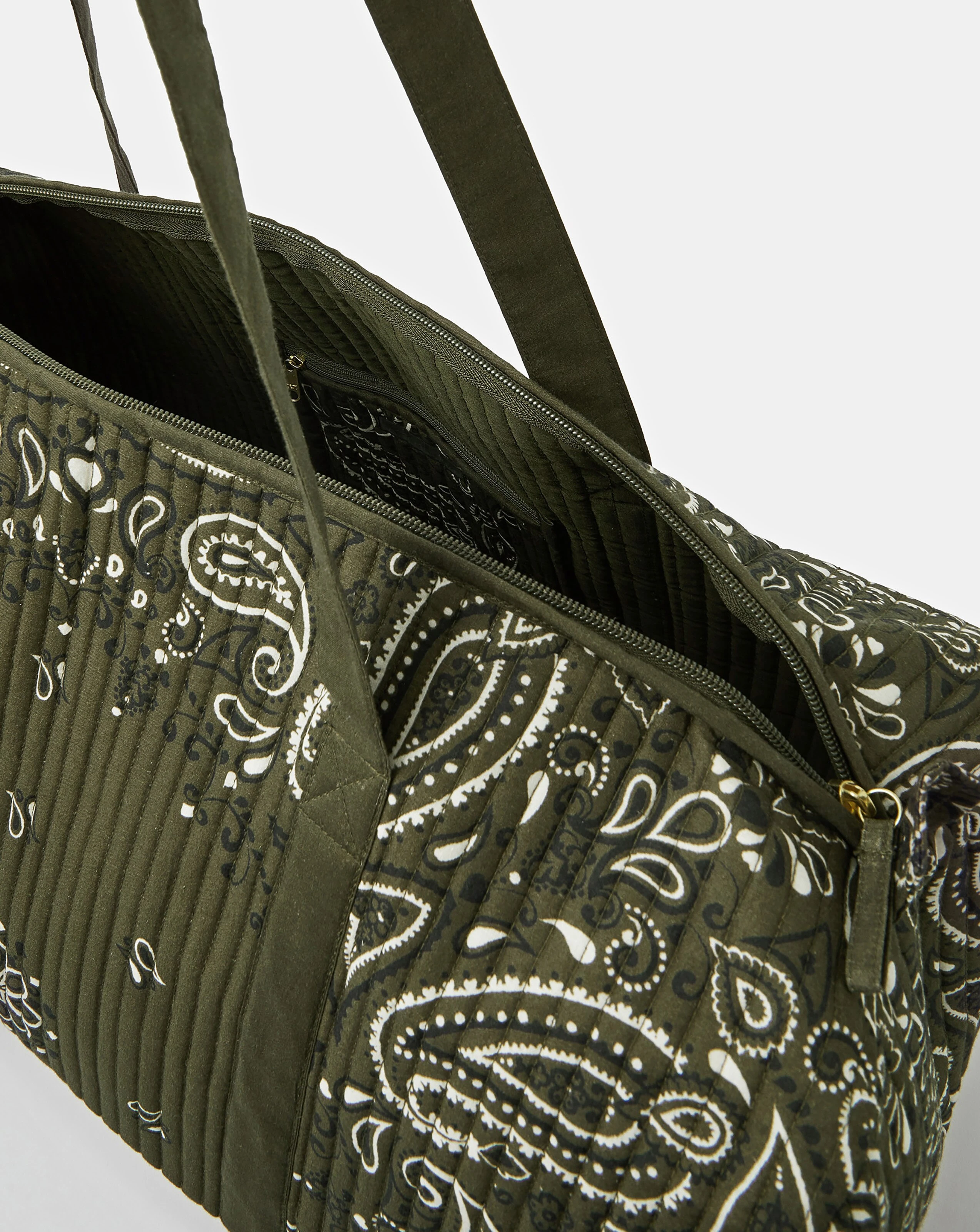 Accessorize Paisley Quilted Weekender 5 Accessorize Paisley Quilted Weekender