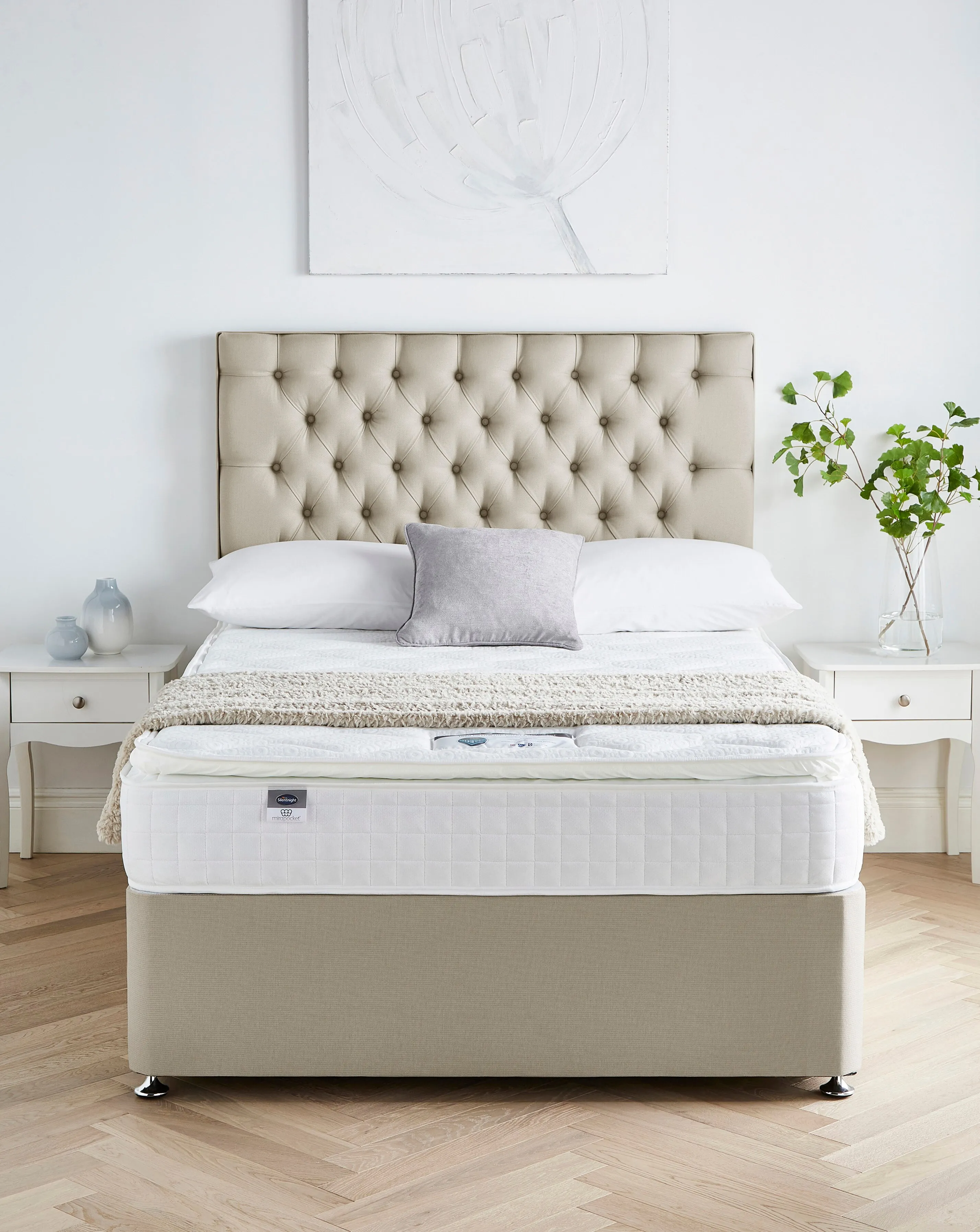 Silentnight 1000 Pocket Pillowtop Memory Divan Set with 2 Drawers 2 Silentnight 1000 Pocket Pillowtop Memory Divan Set with 2 Drawers