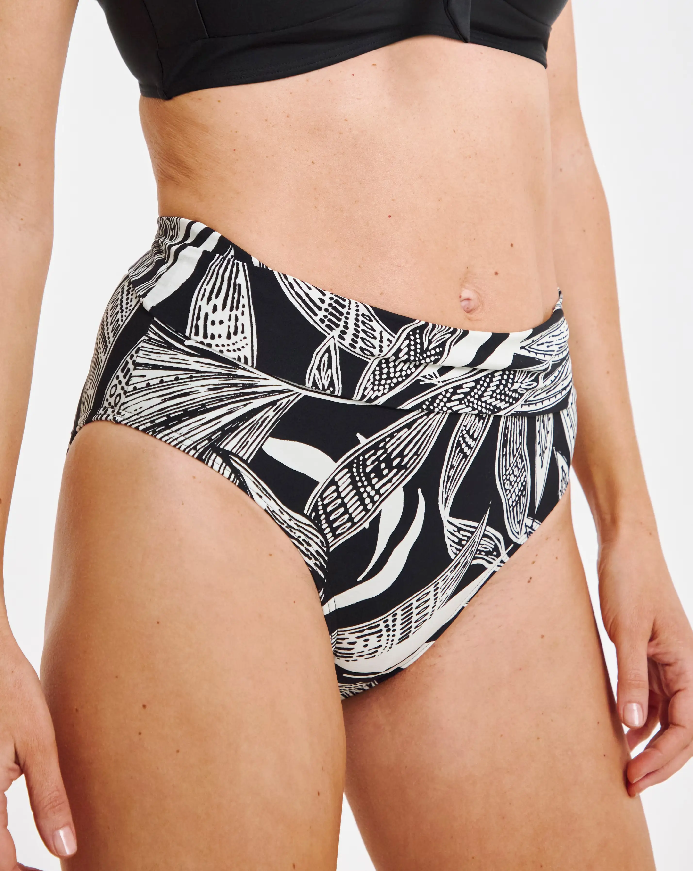 MAGISCULPT Medium Control Fold Over Tummy Control Bikini Bottoms 2 MAGISCULPT Medium Control Fold Over Tummy Control Bikini Bottoms