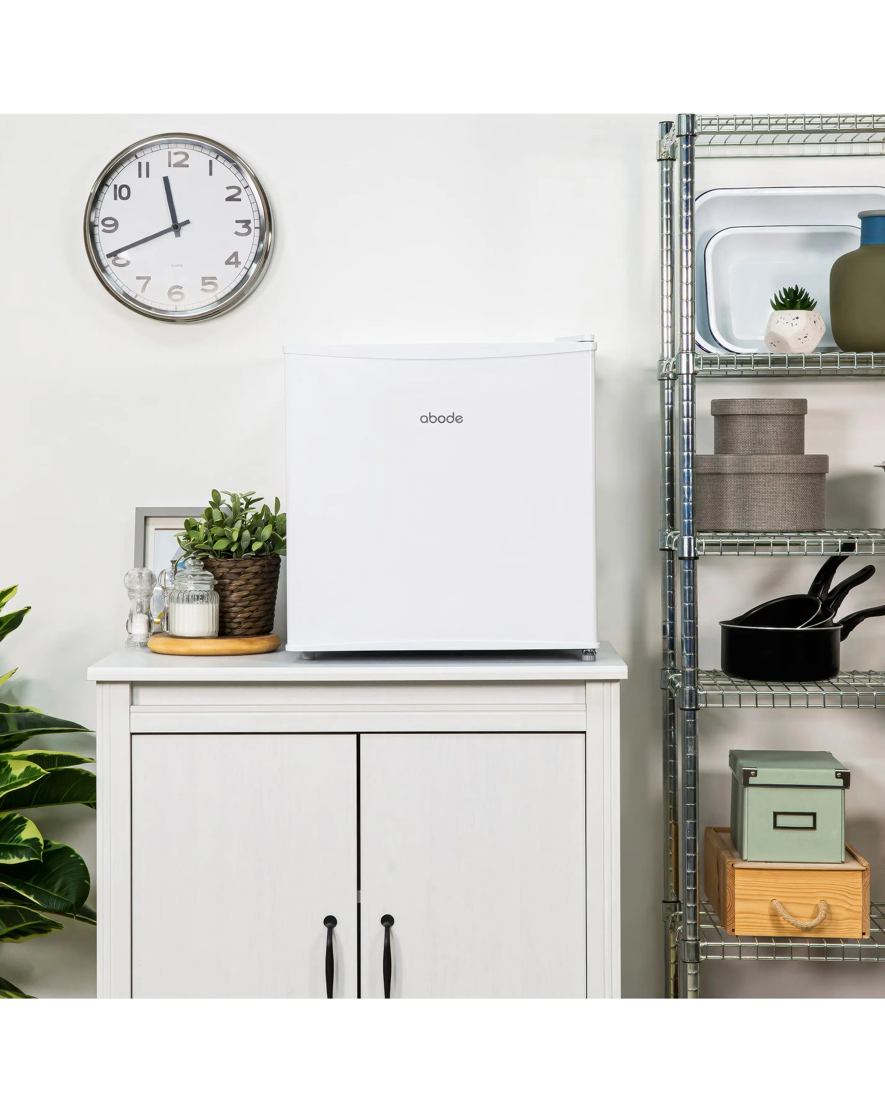 Abode ATTF0E1W Table Top Fridge - White 10 Abode ATTF0E1W Table Top Fridge - White