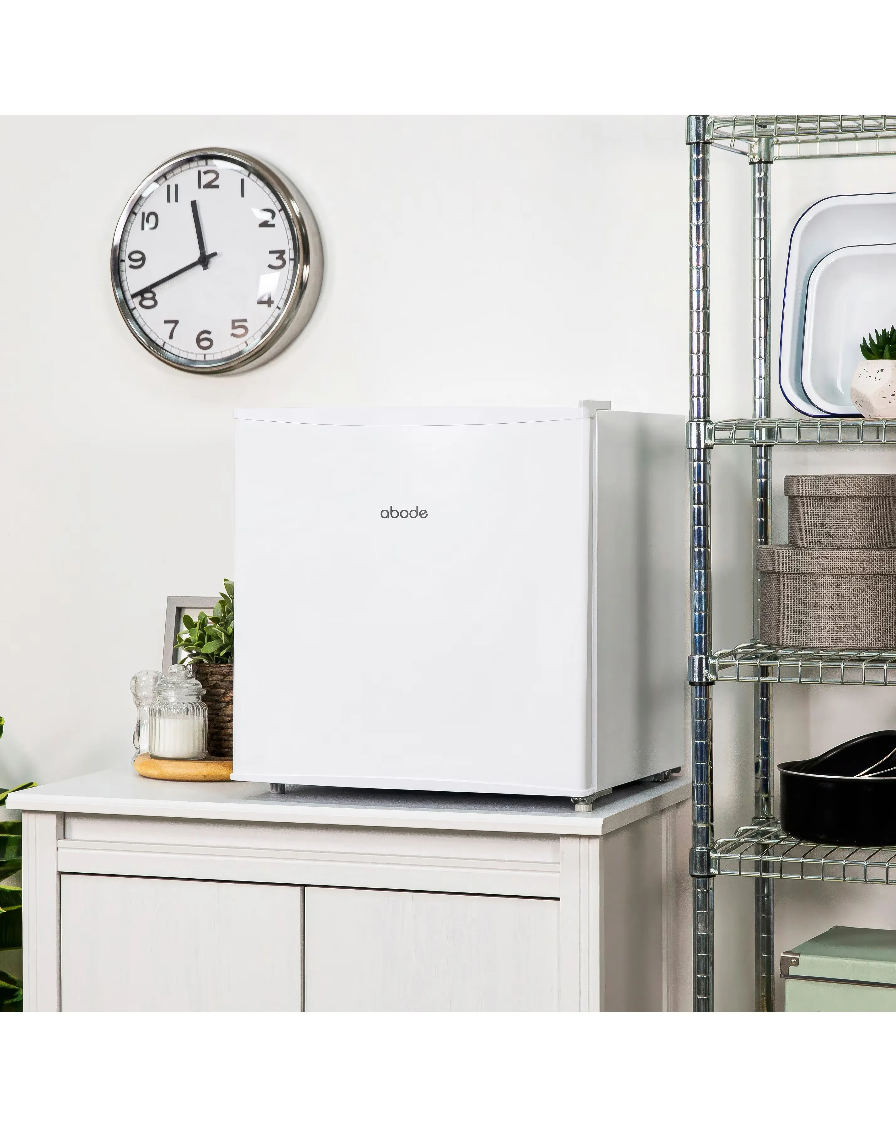 Abode ATTF0E1W Table Top Fridge - White 3 Abode ATTF0E1W Table Top Fridge - White