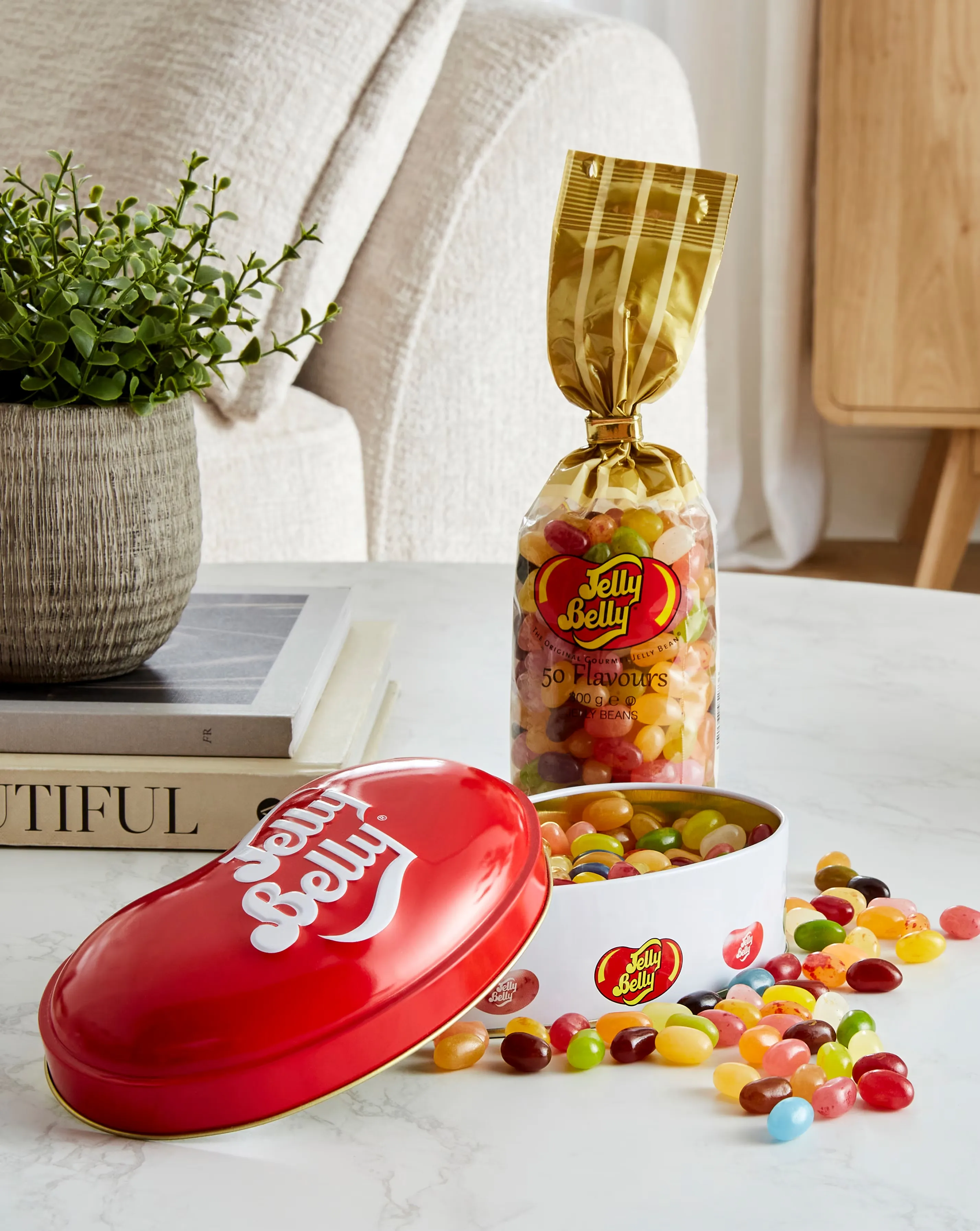 Jelly Belly Assorted Flavour Gift Tin & Assorted Mix Bag 1 Jelly Belly Assorted Flavour Gift Tin & Assorted Mix Bag