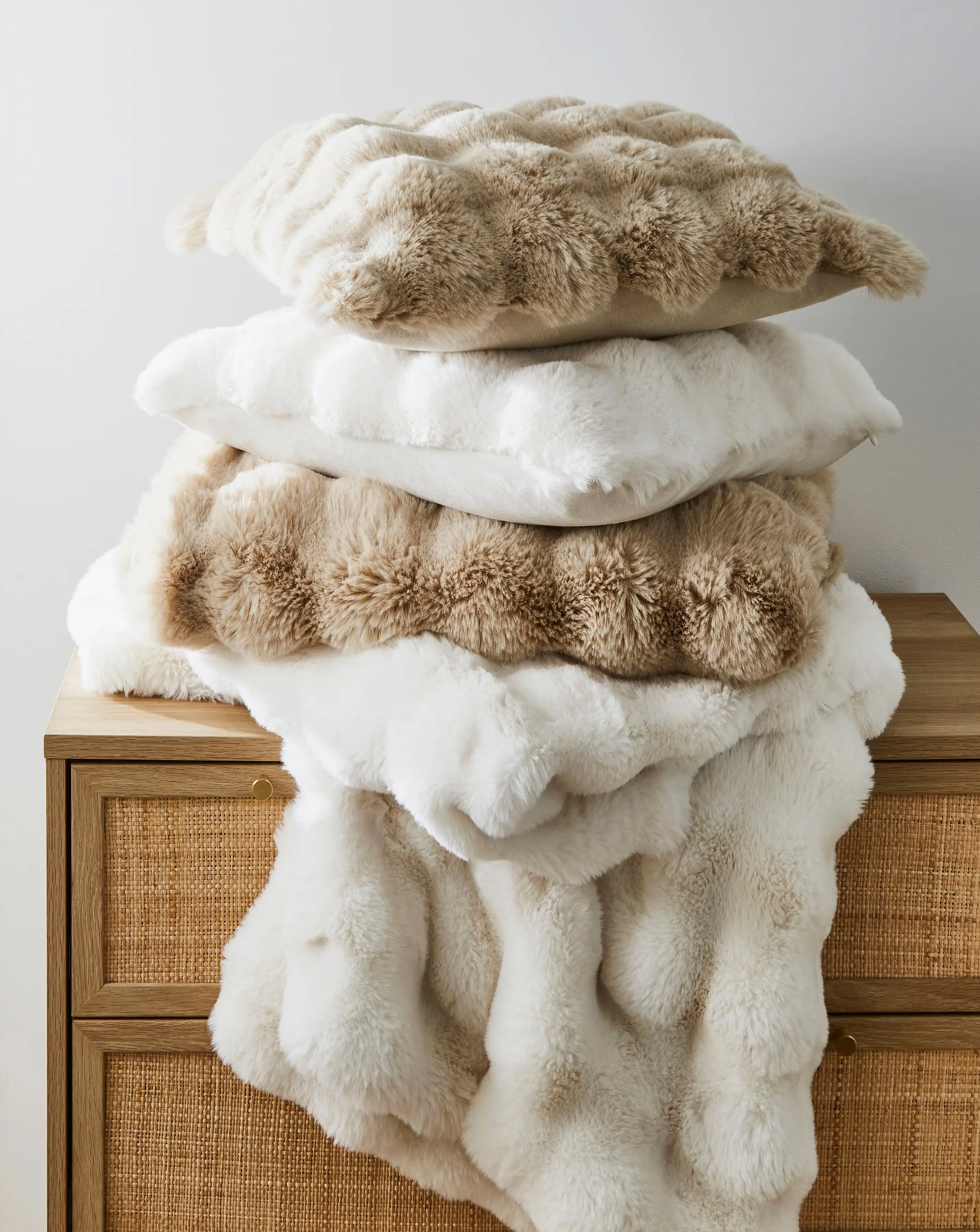 Gray & Osbourn Bubble Faux Fur Throw 5 Gray & Osbourn Bubble Faux Fur Throw