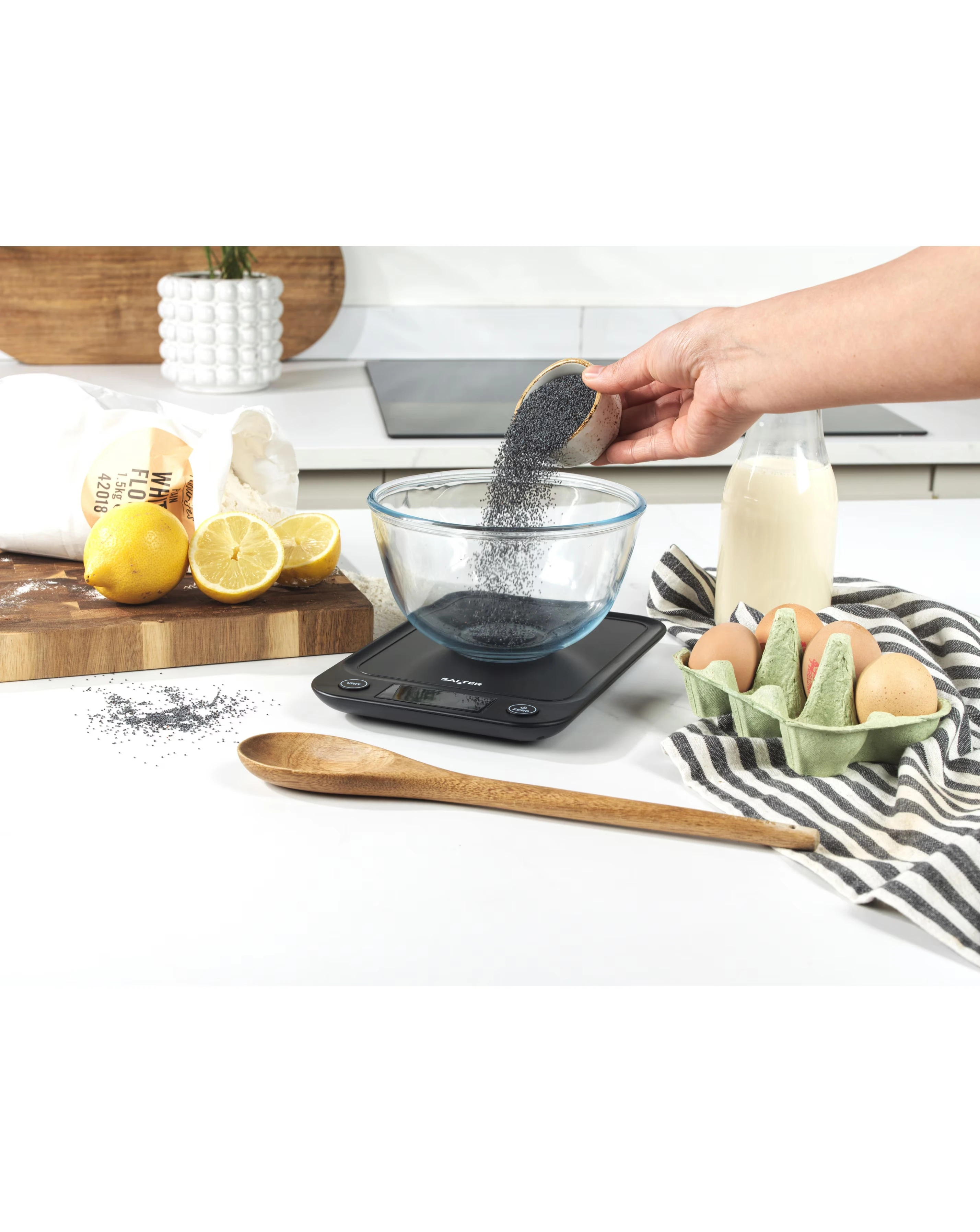 Salter Toronto 5kg Electronic Scale - Black 6 Salter Toronto 5kg Electronic Scale - Black