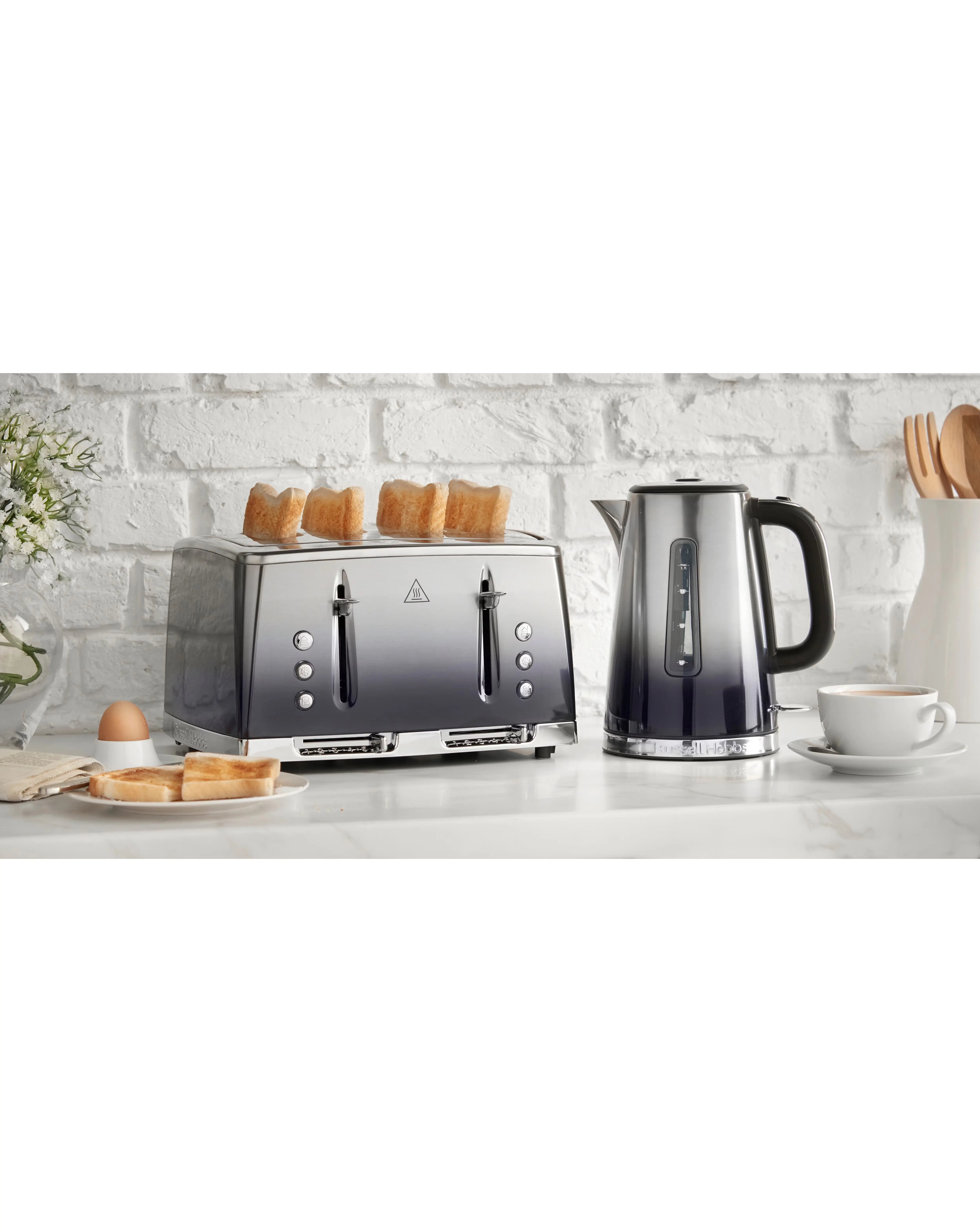 Russell Hobbs 25111 Eclipse Quiet Boil Midnight Blue Kettle 4 Russell Hobbs 25111 Eclipse Quiet Boil Midnight Blue Kettle