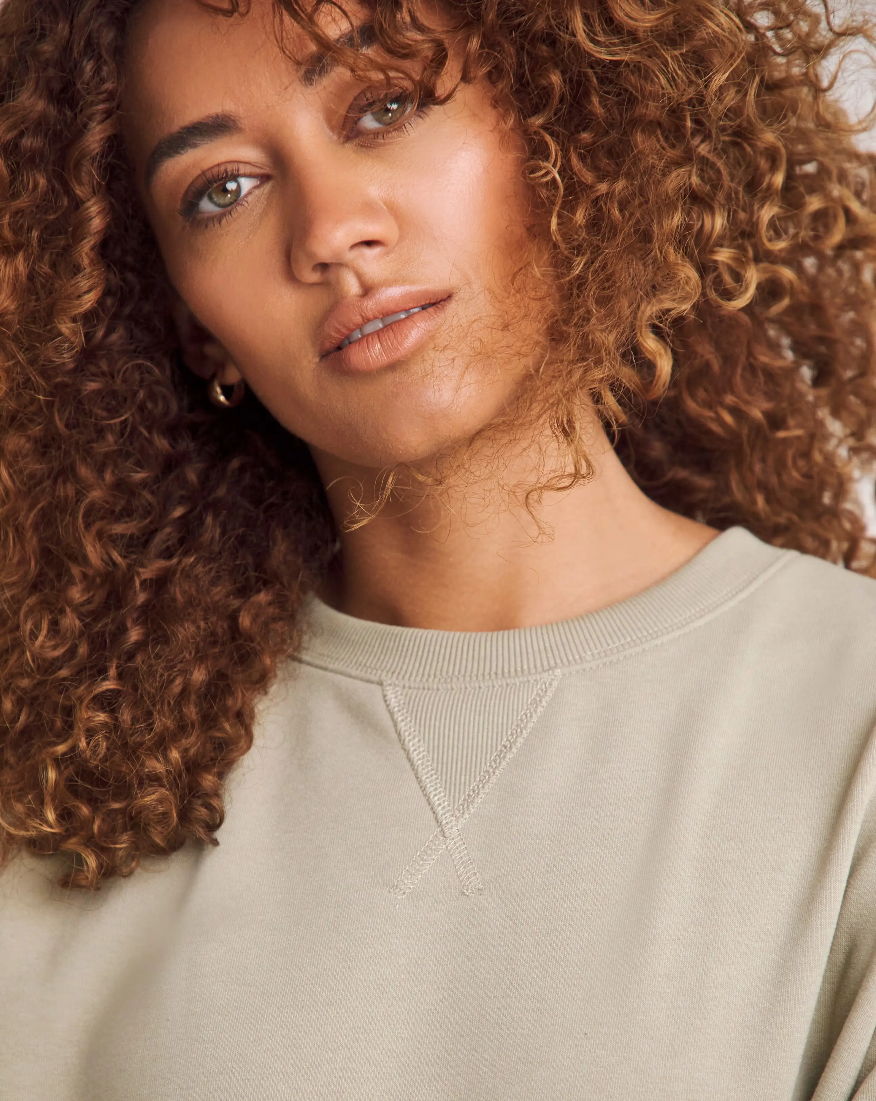 Beige Split Hem Crew Neck Sweatshirt 3 Beige Split Hem Crew Neck Sweatshirt