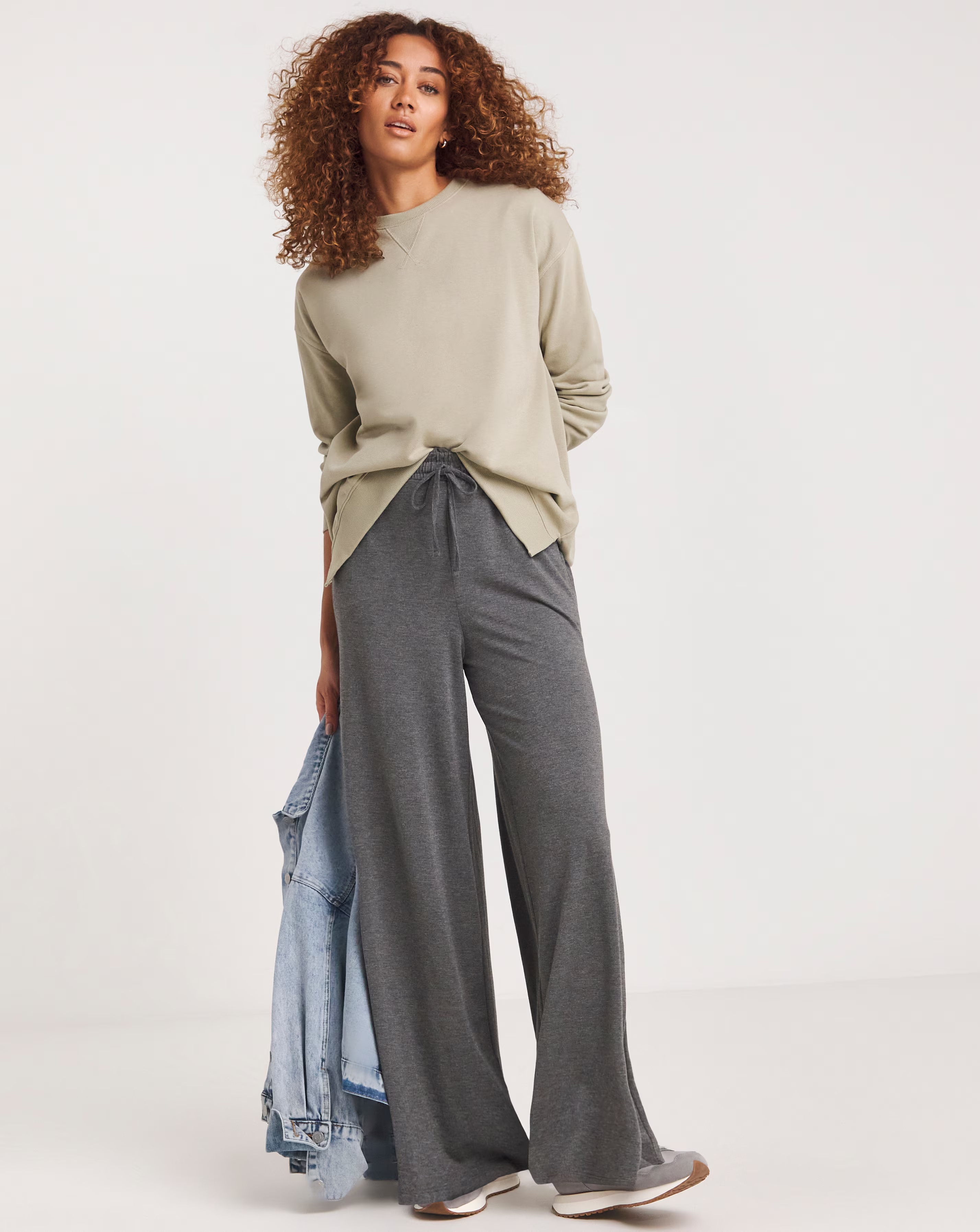 Beige Split Hem Crew Neck Sweatshirt 4 Beige Split Hem Crew Neck Sweatshirt