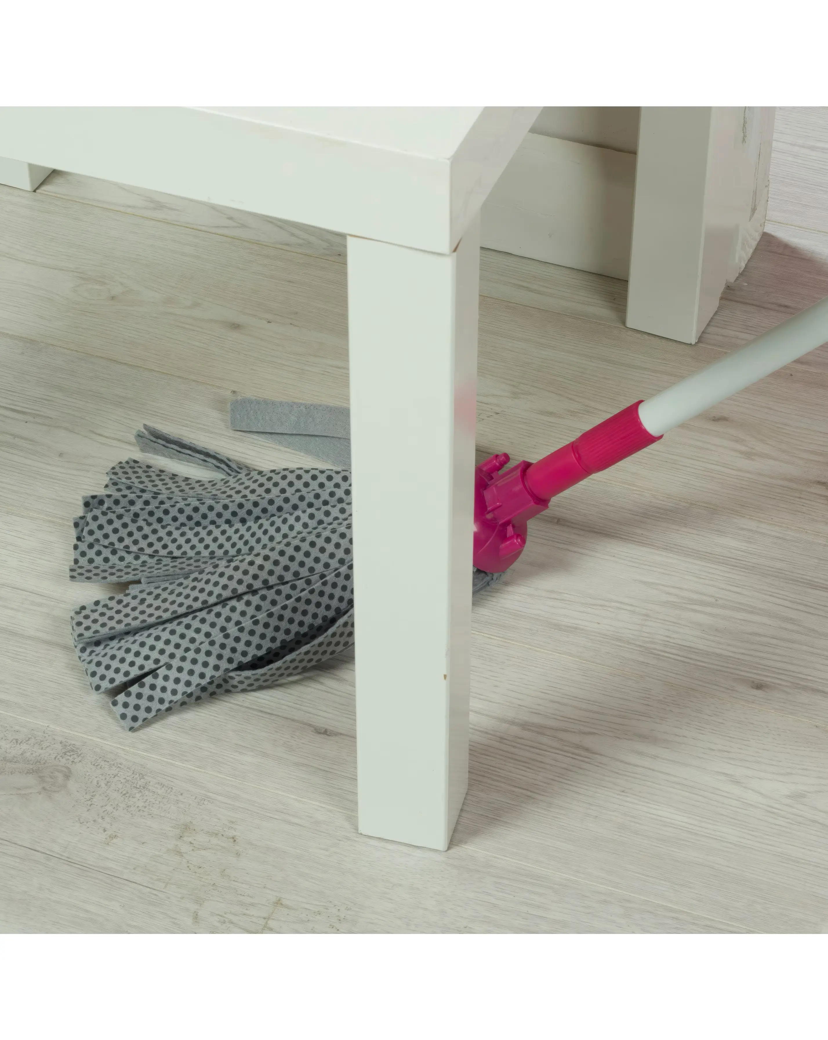 Kleeneze Cloth Mop with Extendable Handle 12 Kleeneze Cloth Mop with Extendable Handle