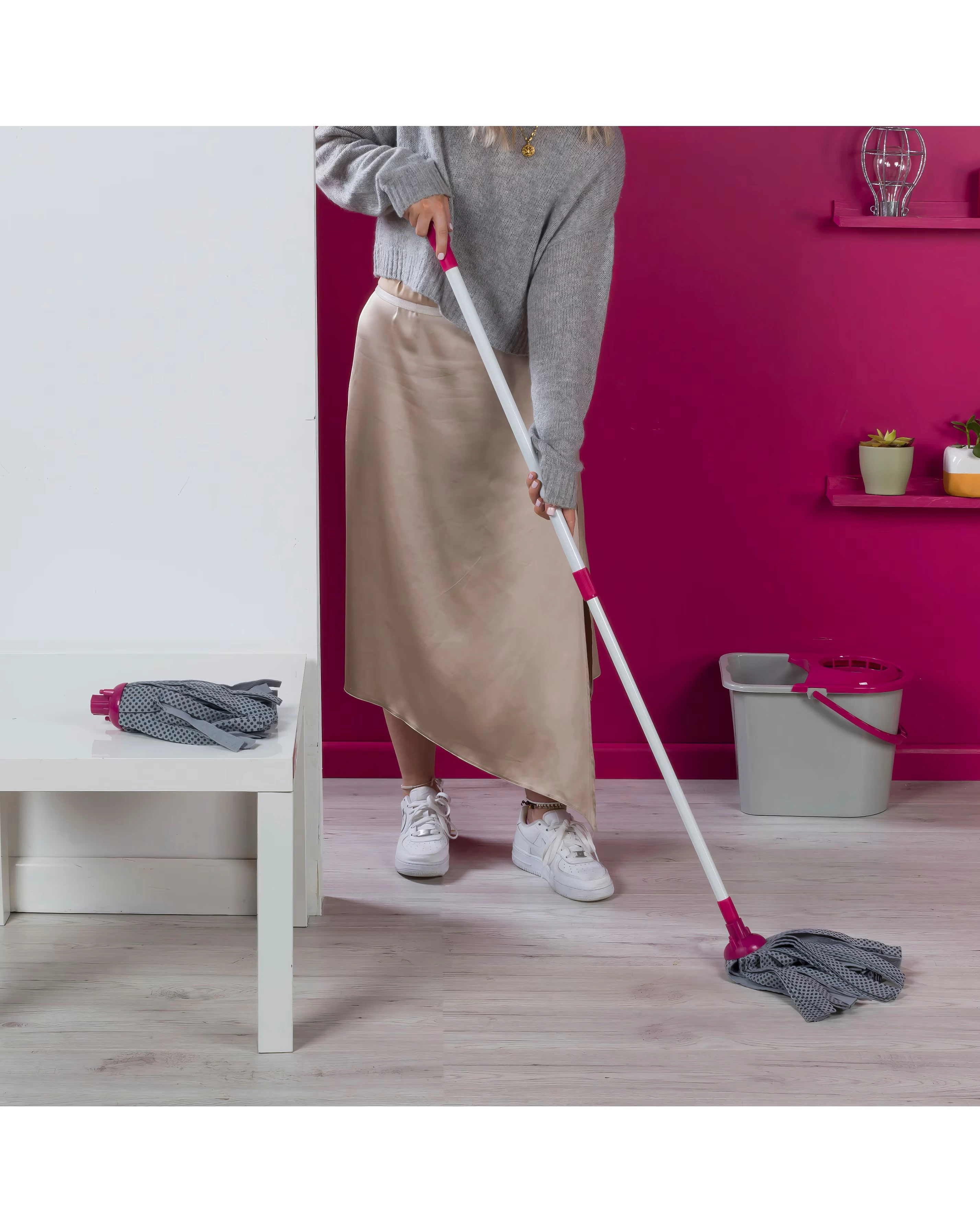 Kleeneze Cloth Mop with Extendable Handle 7 Kleeneze Cloth Mop with Extendable Handle
