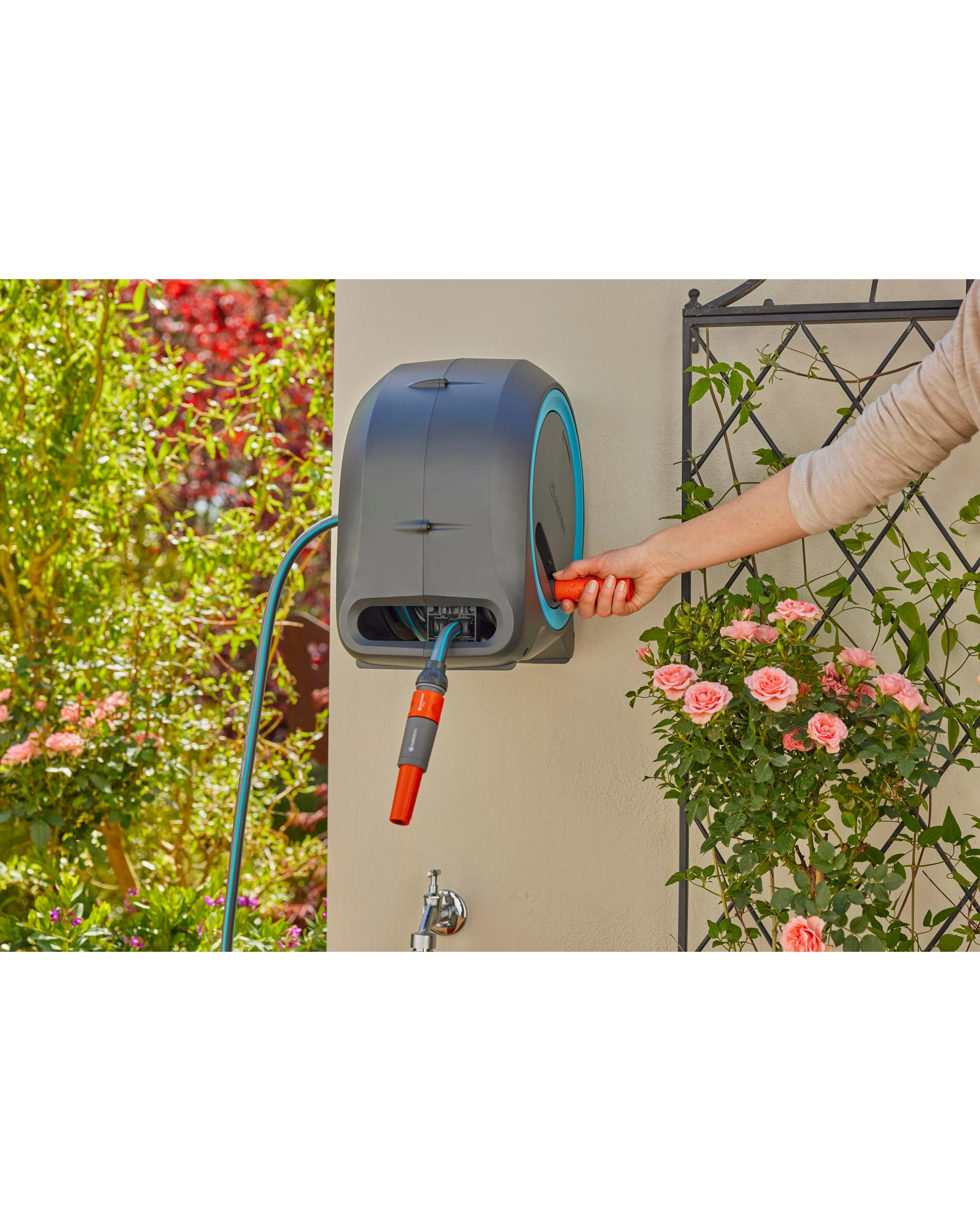 Gardena Wall-Mounted Dual Hose Box 25m 8 Gardena Wall-Mounted Dual Hose Box 25m