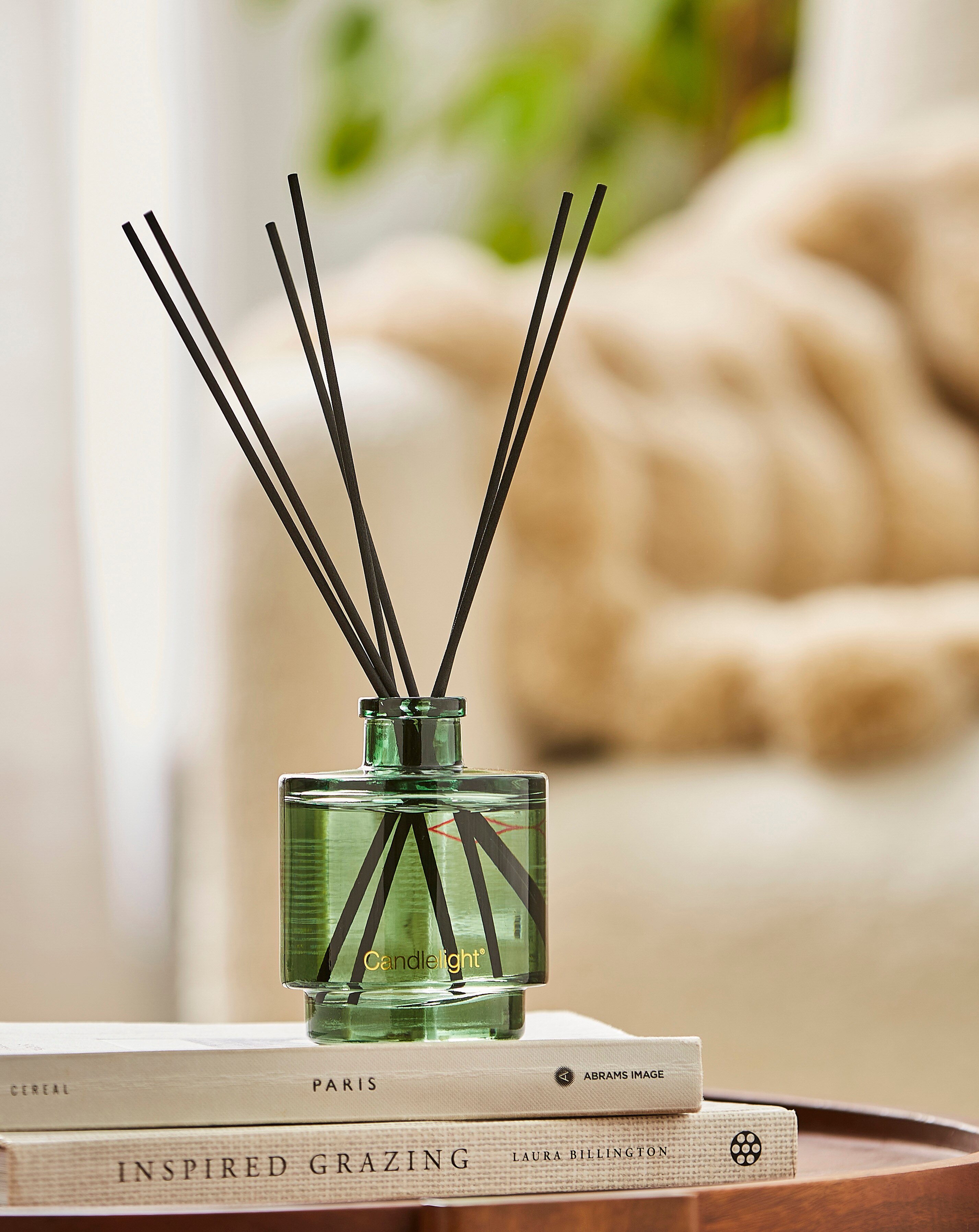 White Poppy & Sage Reed Diffuser 200ml 2 White Poppy & Sage Reed Diffuser 200ml
