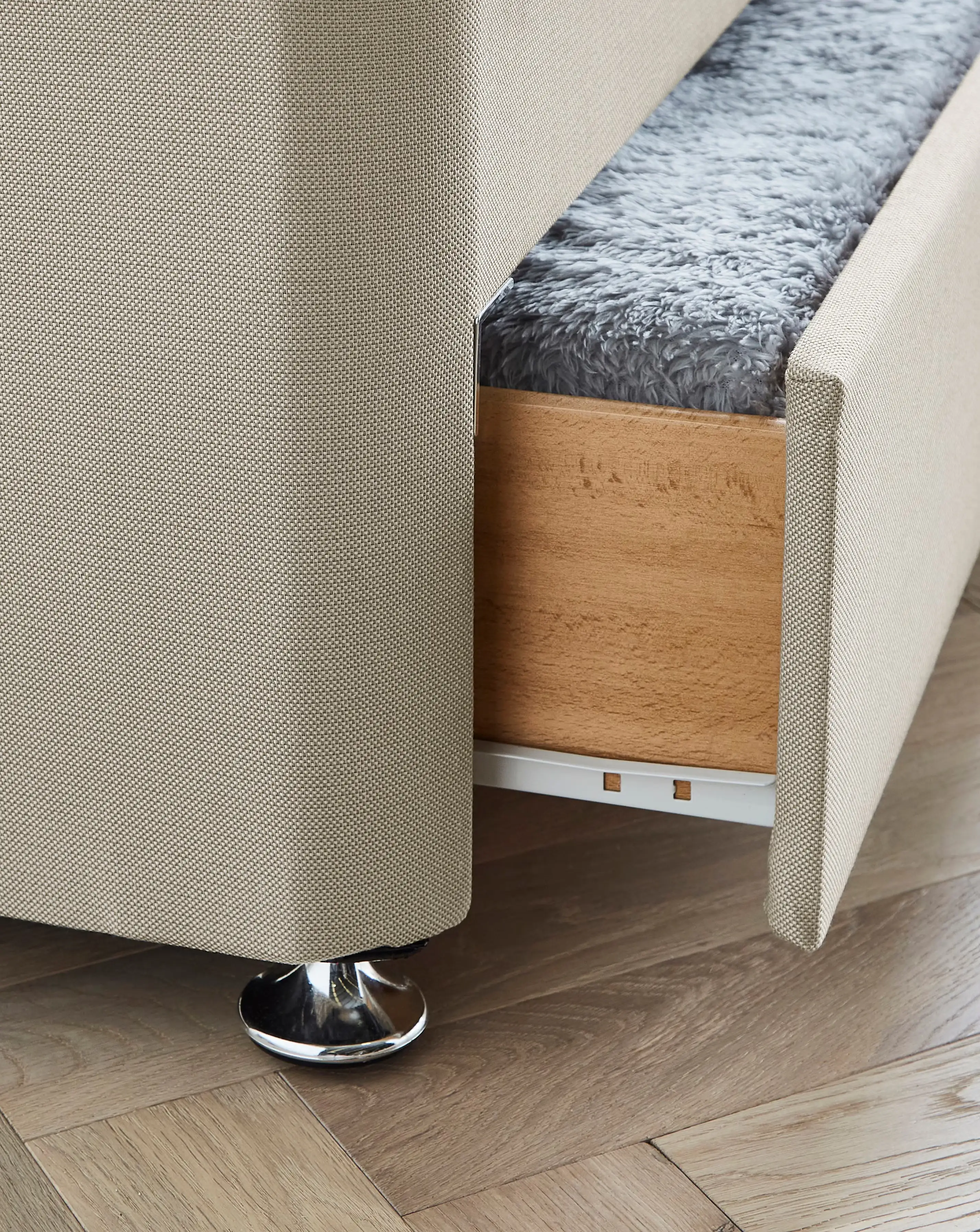Silentnight 1000 Pocket Divan Set with 2 Drawers 4 Silentnight 1000 Pocket Divan Set with 2 Drawers