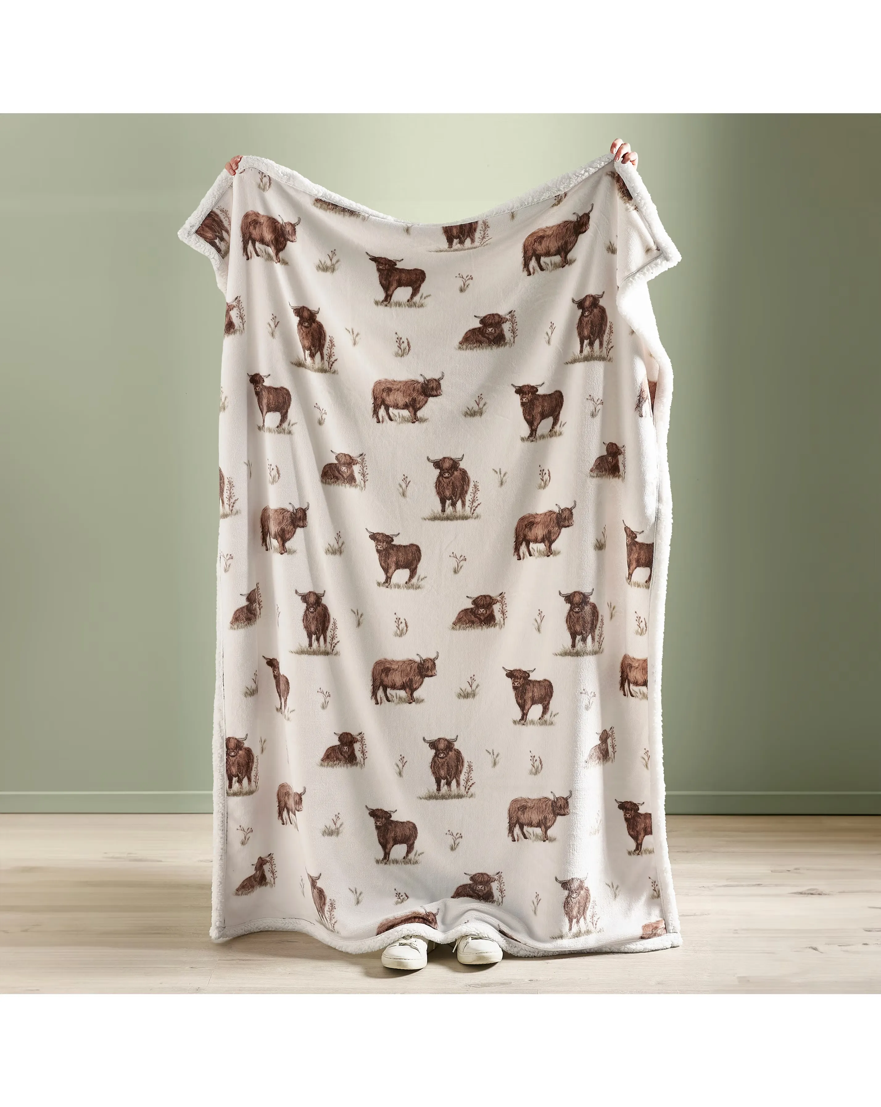 Catherine Lansfield Angus Highland Cow Fleece Throw 4 Catherine Lansfield Angus Highland Cow Fleece Throw