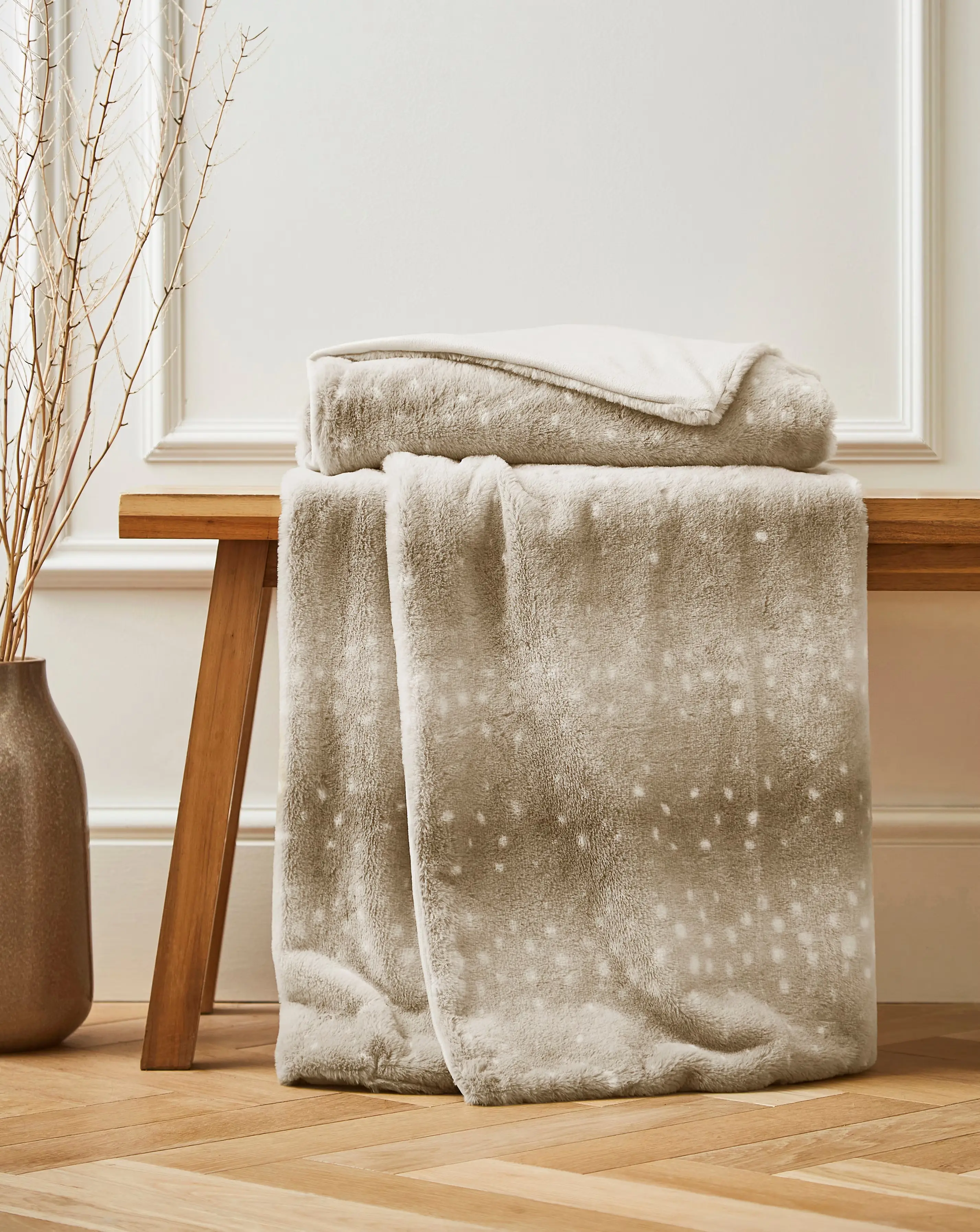 Faux Fur Dotted Animal Throw 4 Faux Fur Dotted Animal Throw
