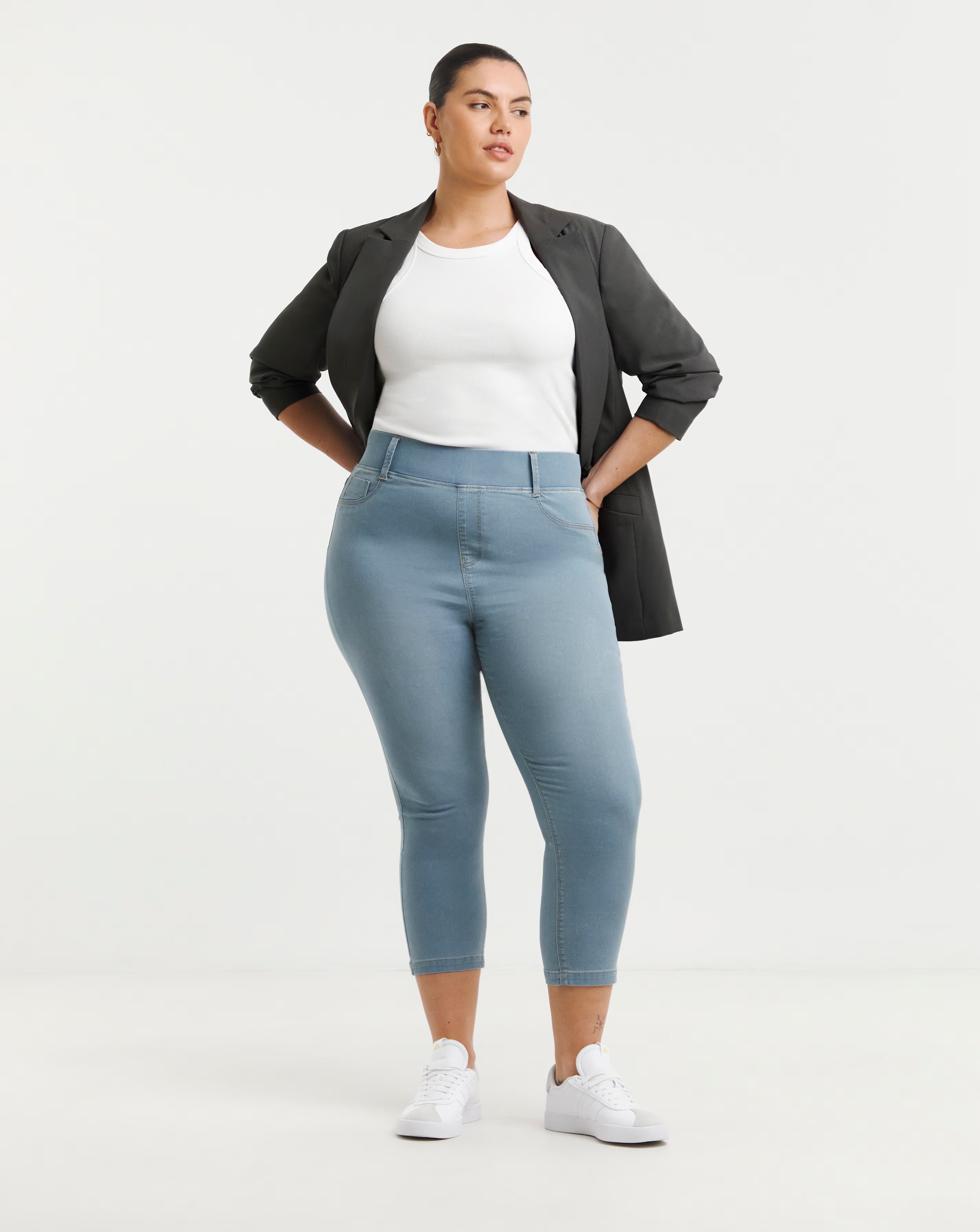 Simply Be Light Wash Pull On Capri Jegging 7 Simply Be Light Wash Pull On Capri Jegging