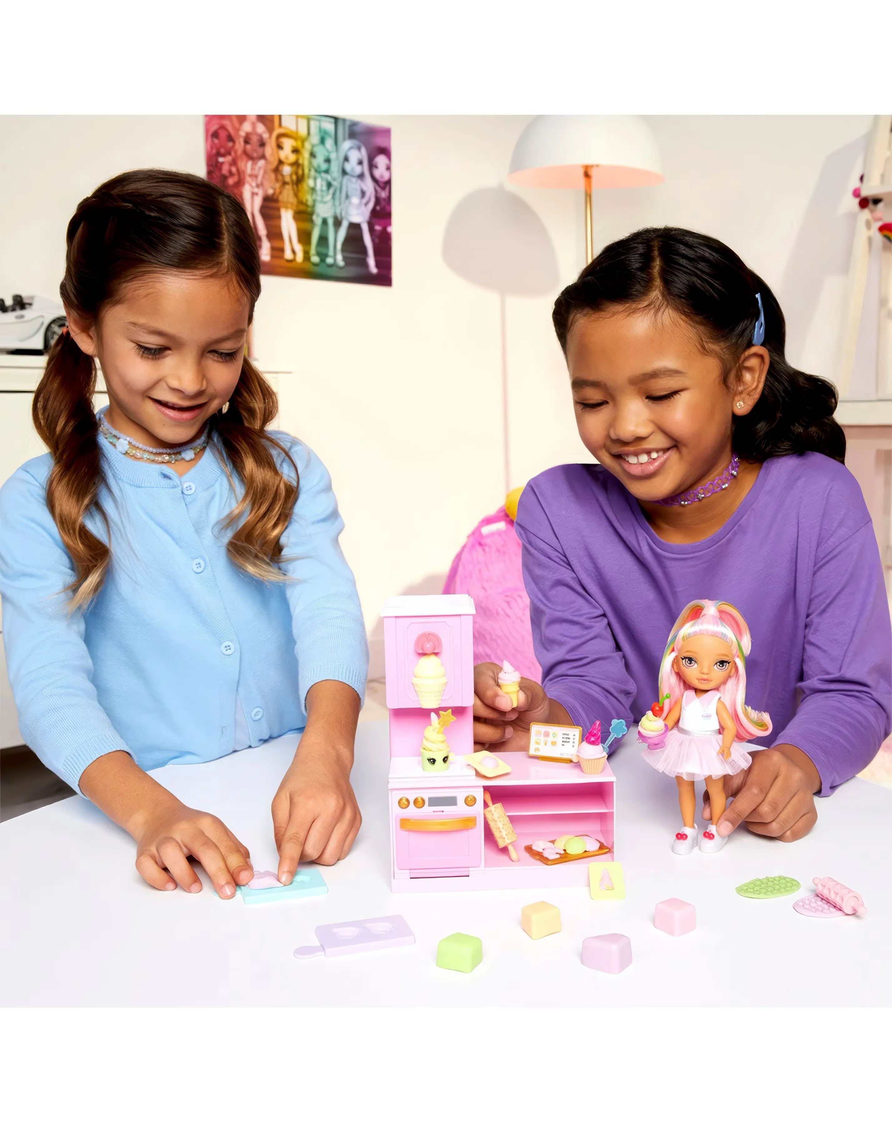Rainbow High Little Dessert Shop with Kandy Playset 7 Rainbow High Little Dessert Shop with Kandy Playset