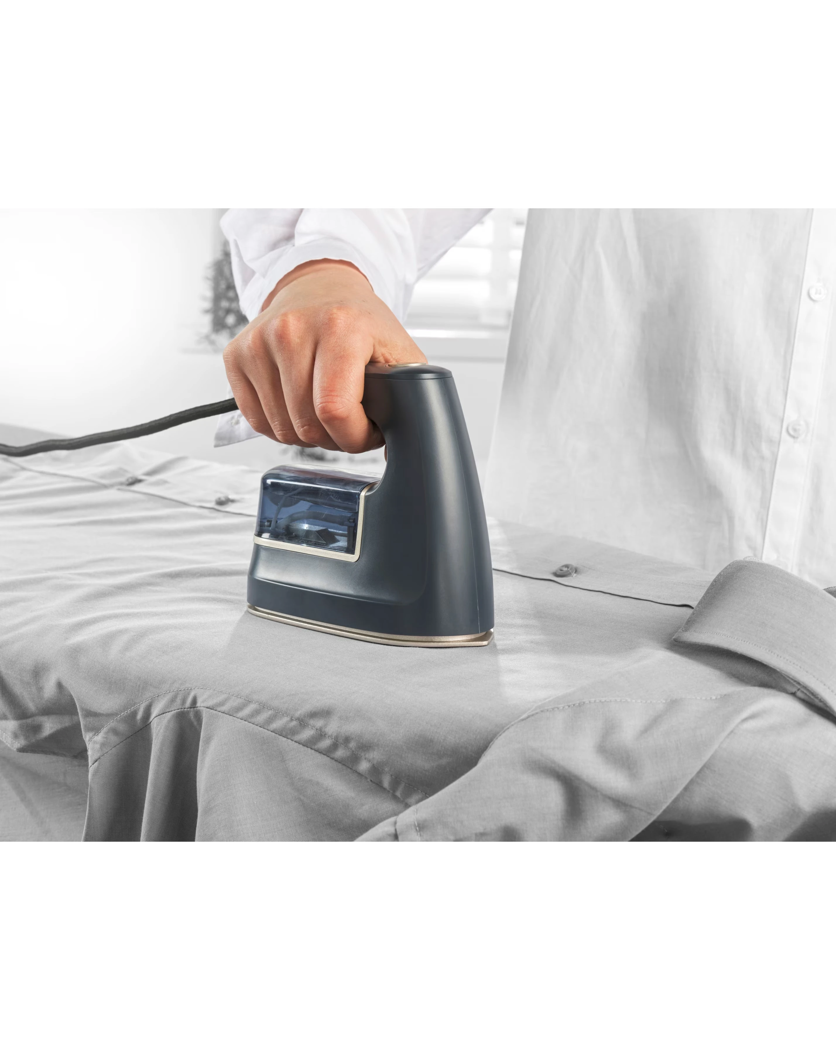 Beldray BEL01610 2 in 1 Iron & Garment Steamer 3 Beldray BEL01610 2 in 1 Iron & Garment Steamer