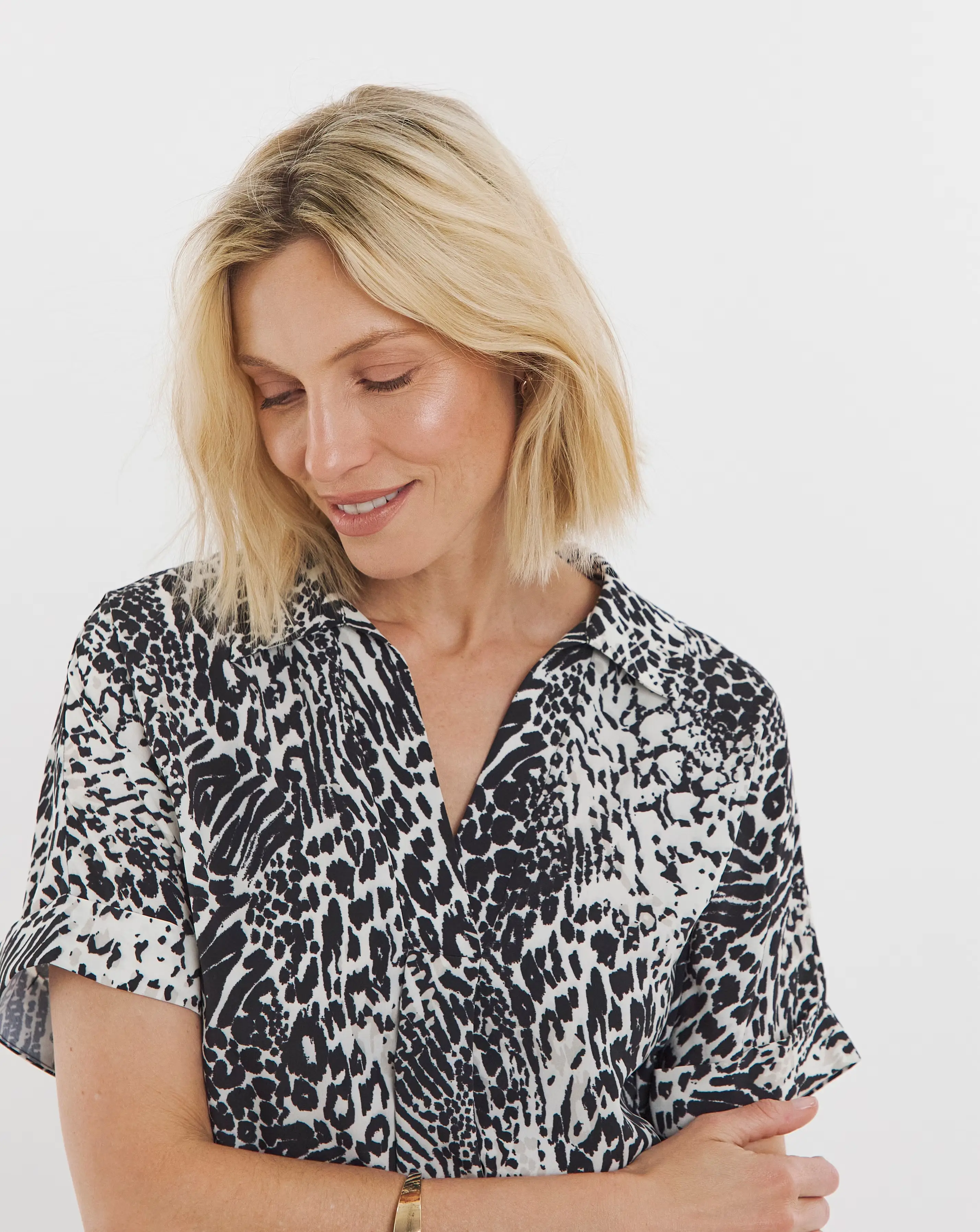 Collar Detail Short Sleeve Popover Blouse 4 Collar Detail Short Sleeve Popover Blouse