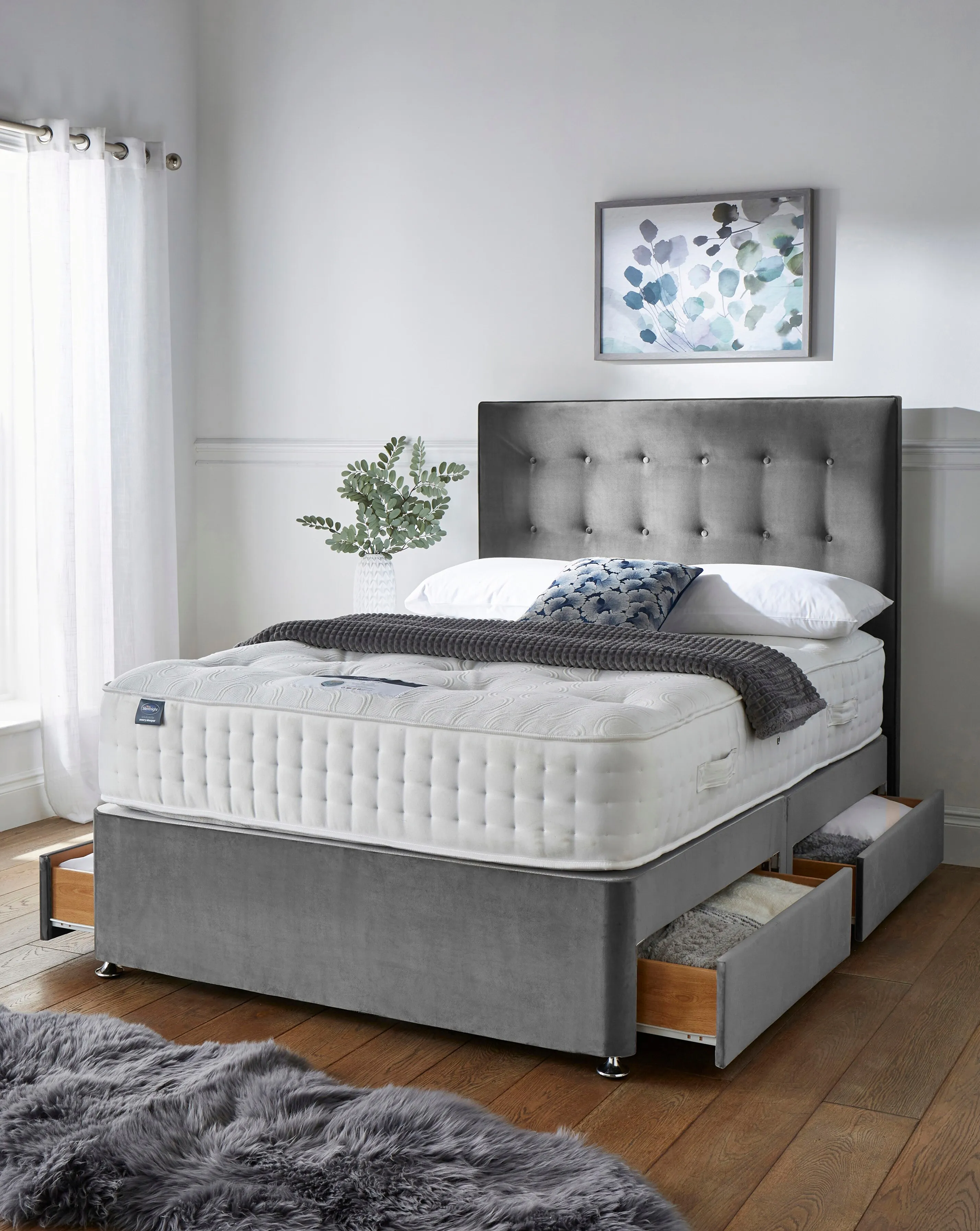 Silentnight 4000 Pocket Memory Divan Set with 4 Drawers & Headboard