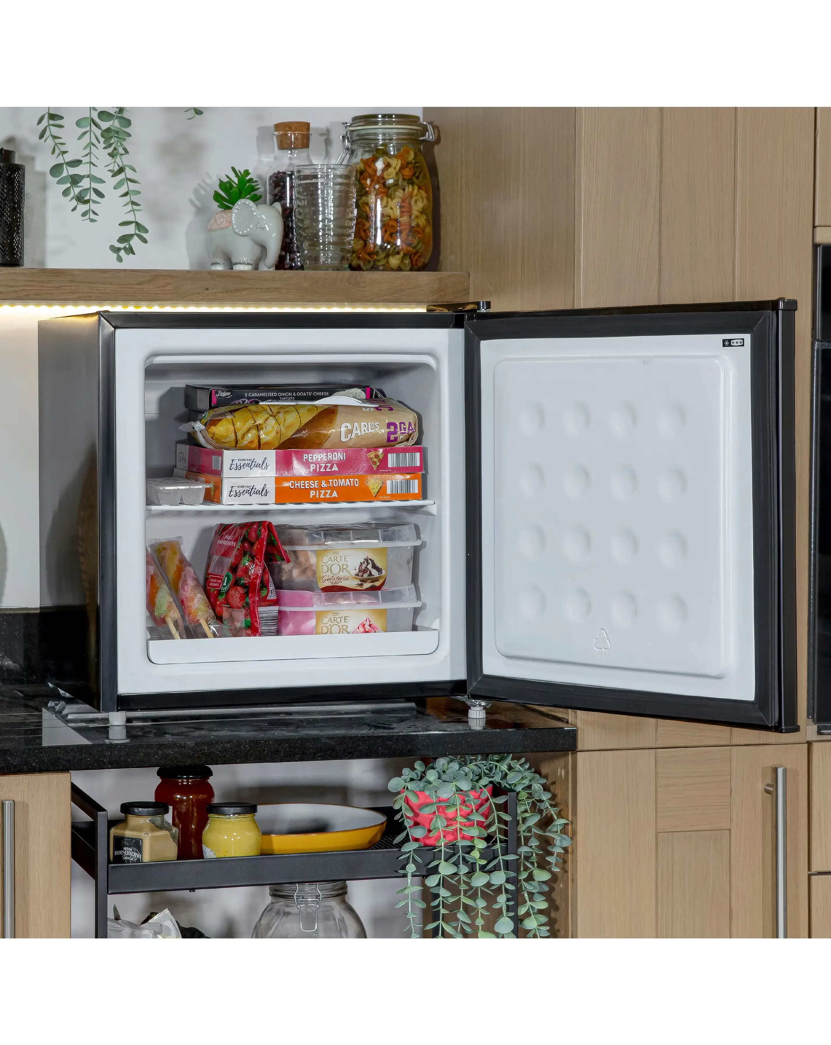Kuhla KTTFZ0E5B Black Table Top Freezer 7 Kuhla KTTFZ0E5B Black Table Top Freezer