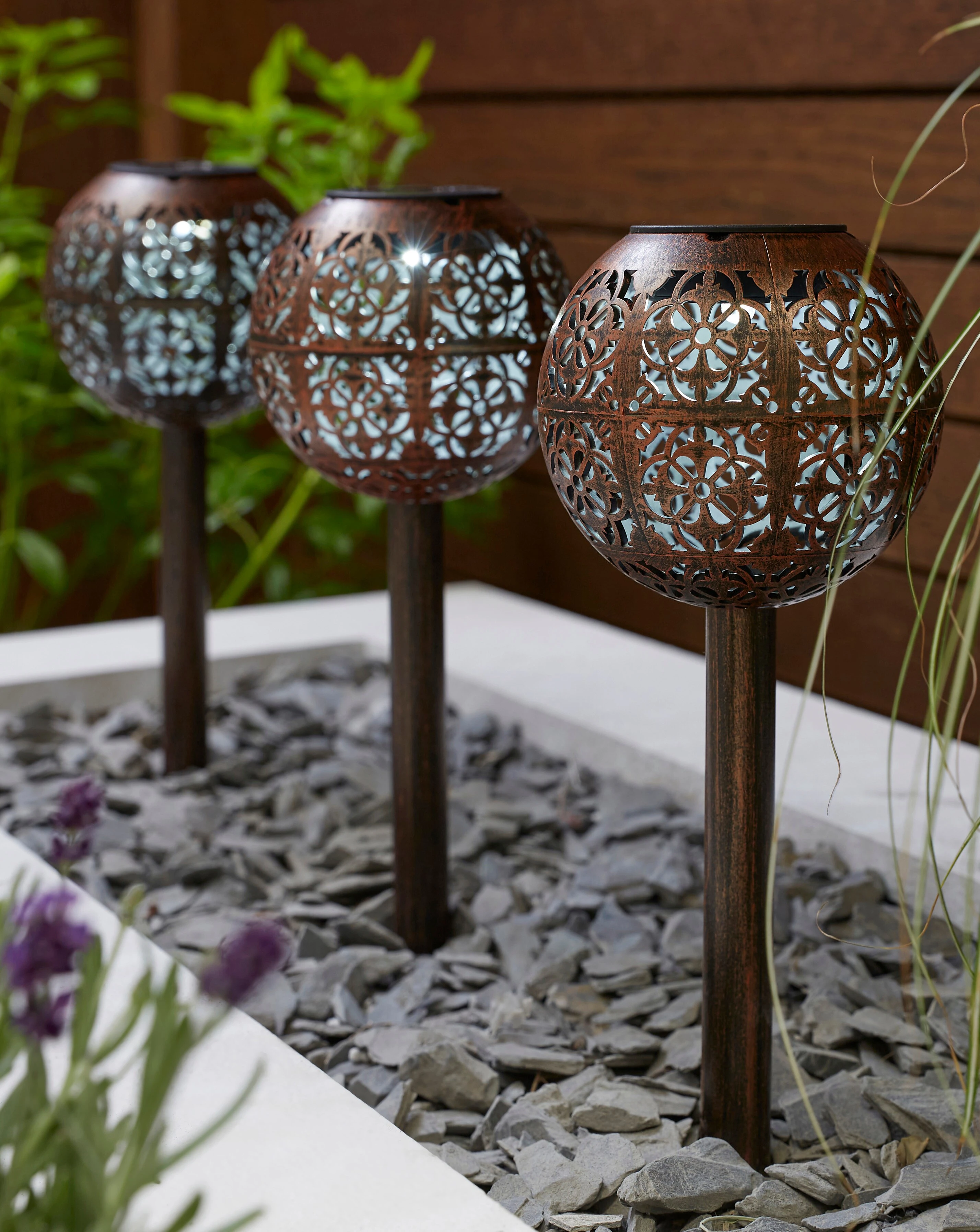 LuxOrb Damasque Stake Light 3 Pack 1 LuxOrb Damasque Stake Light 3 Pack