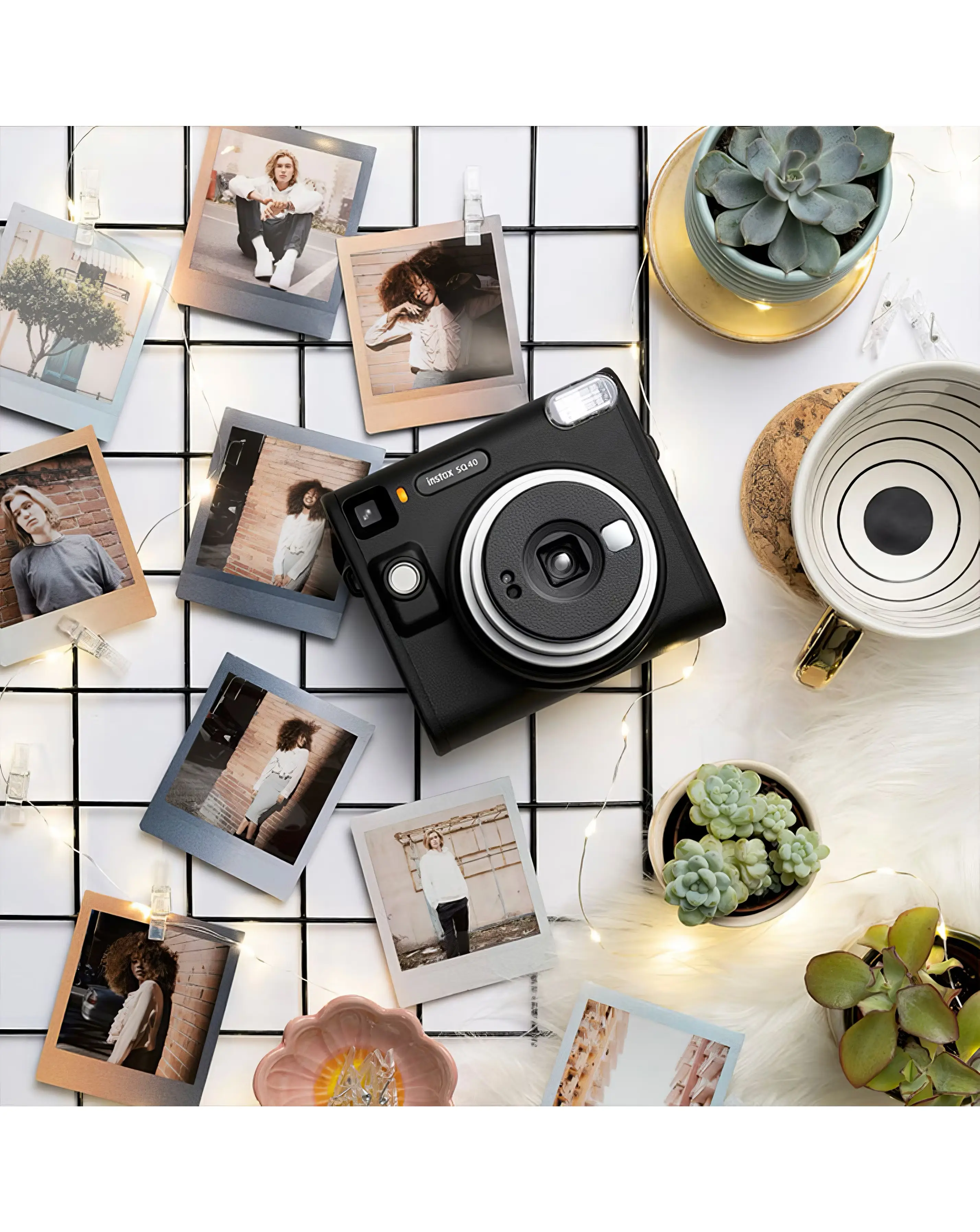 Fujifilm Instax Square SQ40 Instant Camera & 20 Shot Pack 8 Fujifilm Instax Square SQ40 Instant Camera & 20 Shot Pack