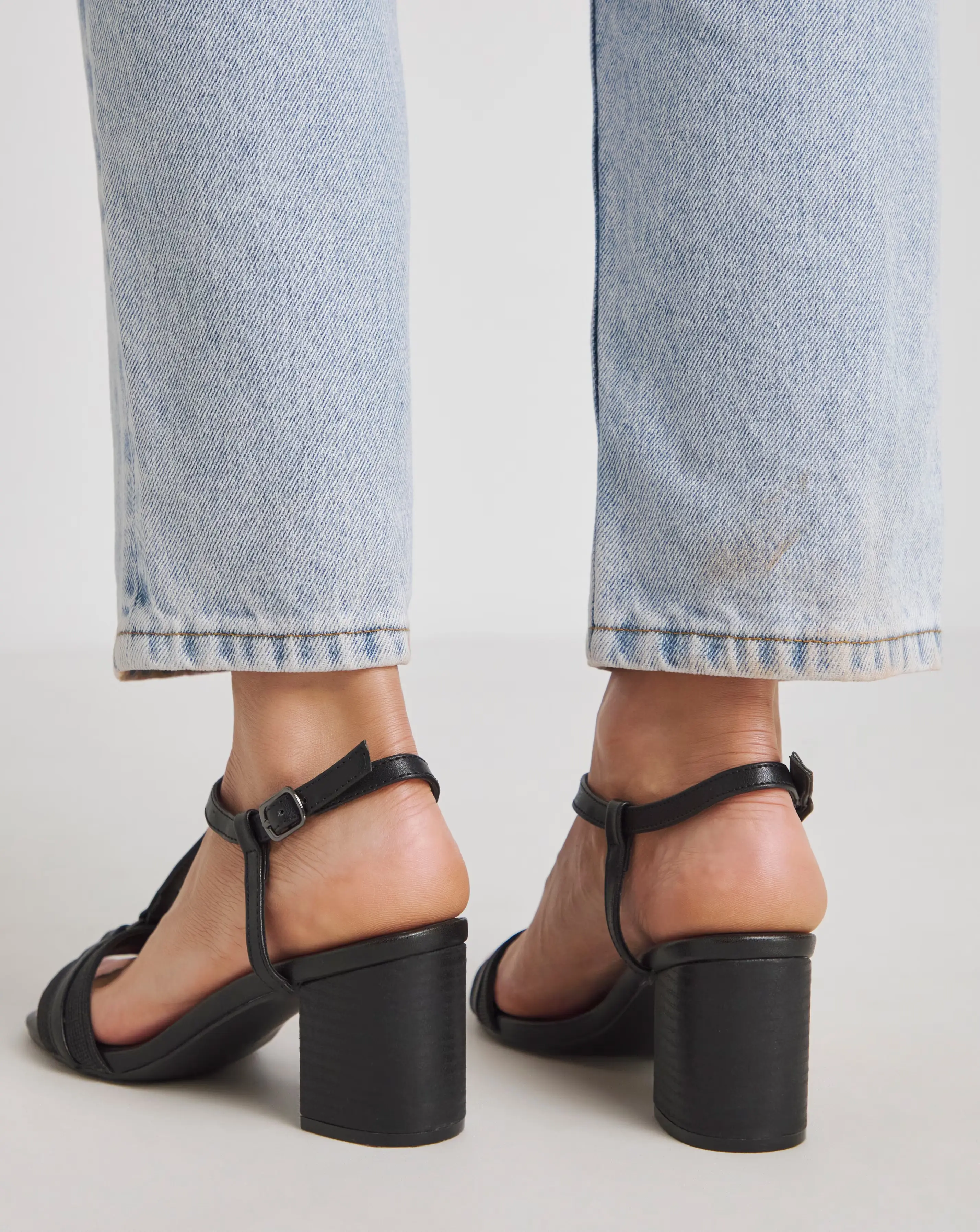 Oprah Low Block Heel T Bar Sandals - Wide Fit (E) 4 Oprah Low Block Heel T Bar Sandals - Wide Fit (E)