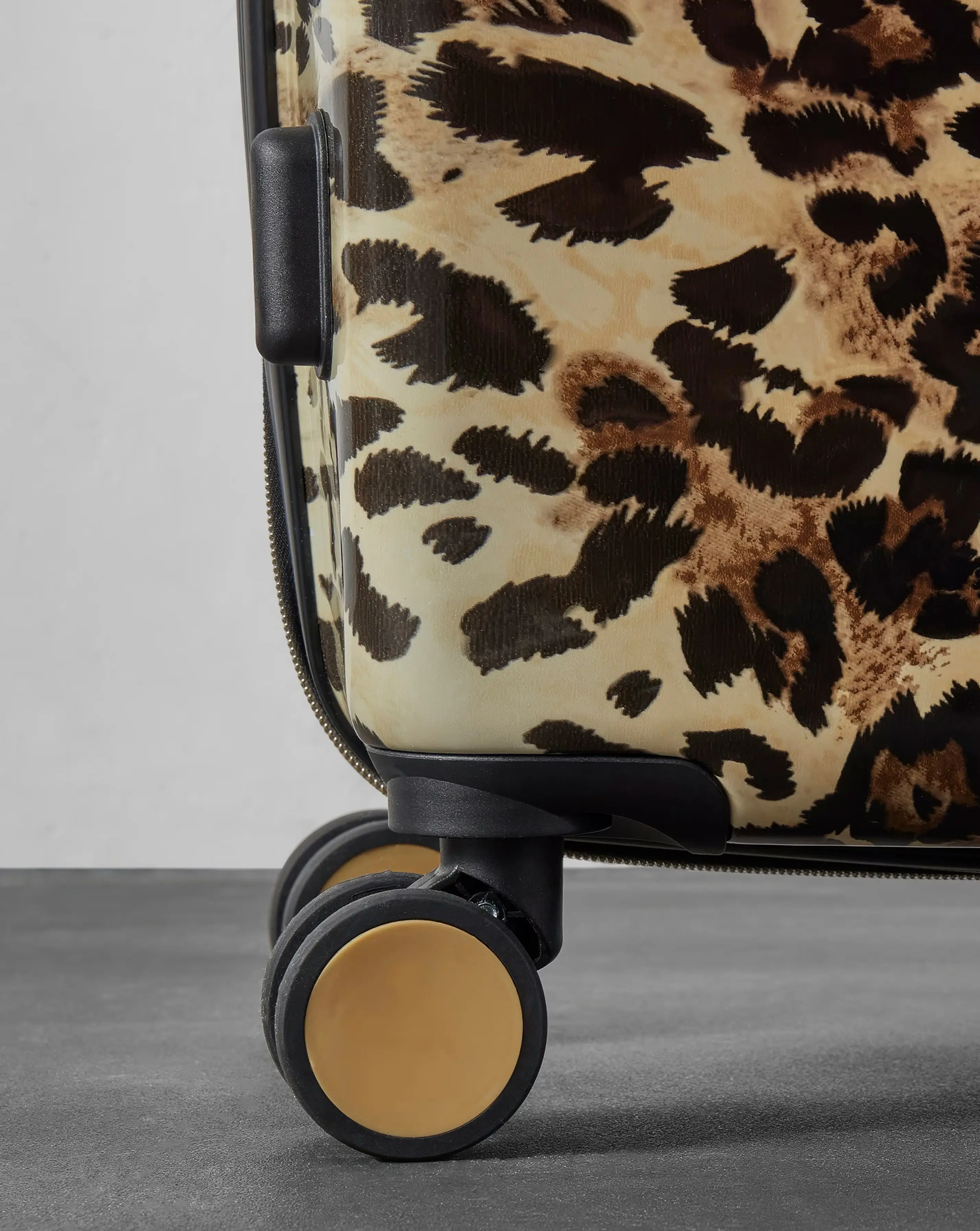 Rock Savannah Leopard Medium Suitcase 4 Rock Savannah Leopard Medium Suitcase