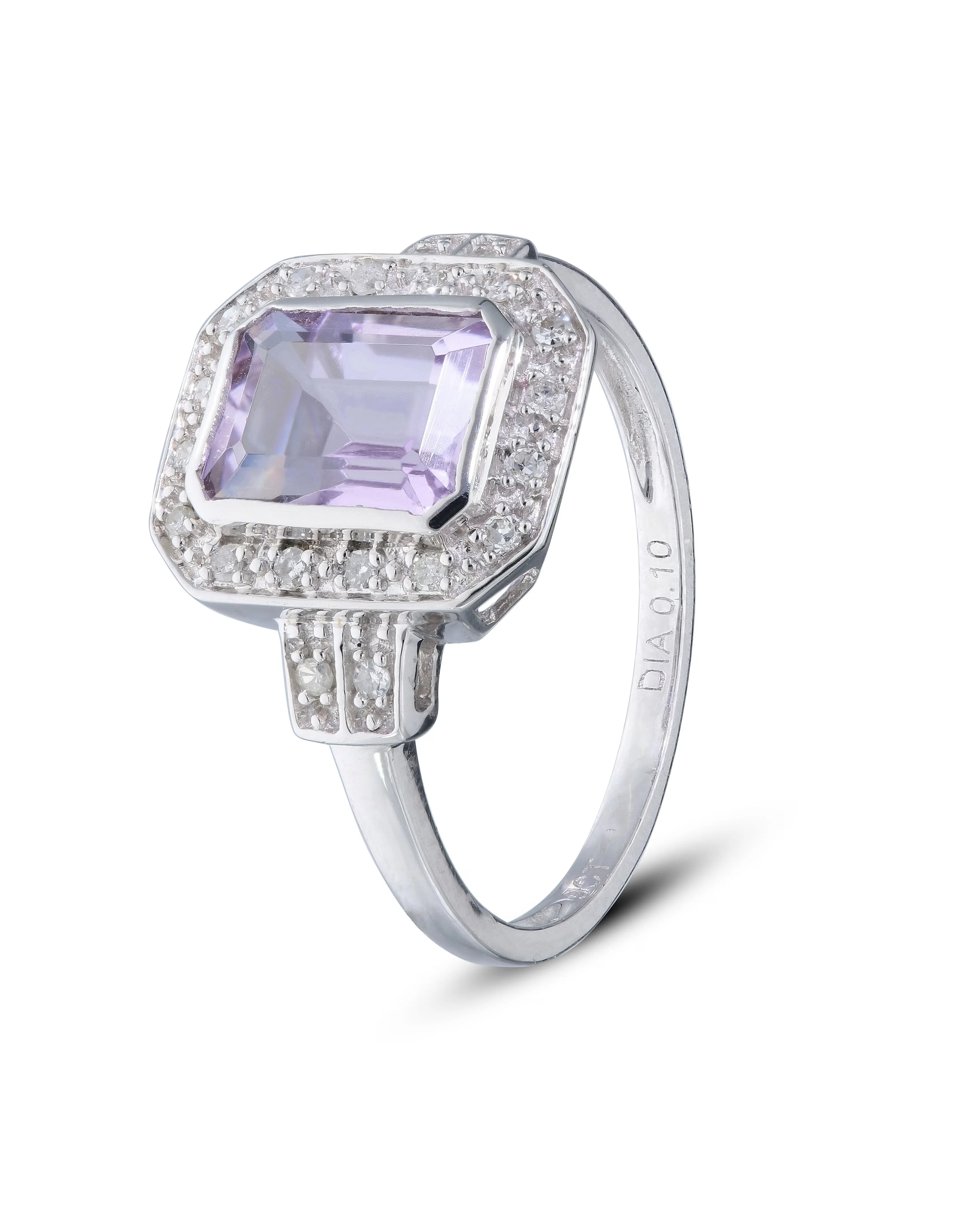9ct White Gold Amethyst & Dia Ring 2 9ct White Gold Amethyst & Dia Ring