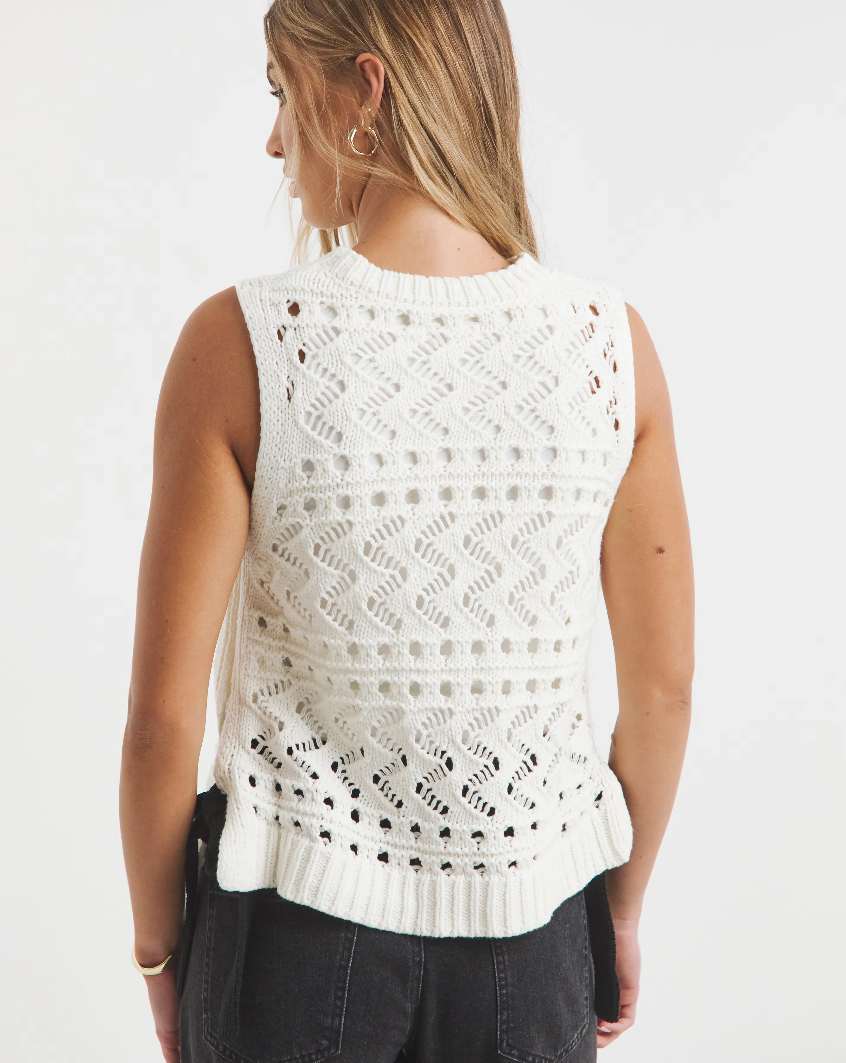 Simply Be Ivory Contrast Tie Side Pointelle Knitted Vest 3 Simply Be Ivory Contrast Tie Side Pointelle Knitted Vest