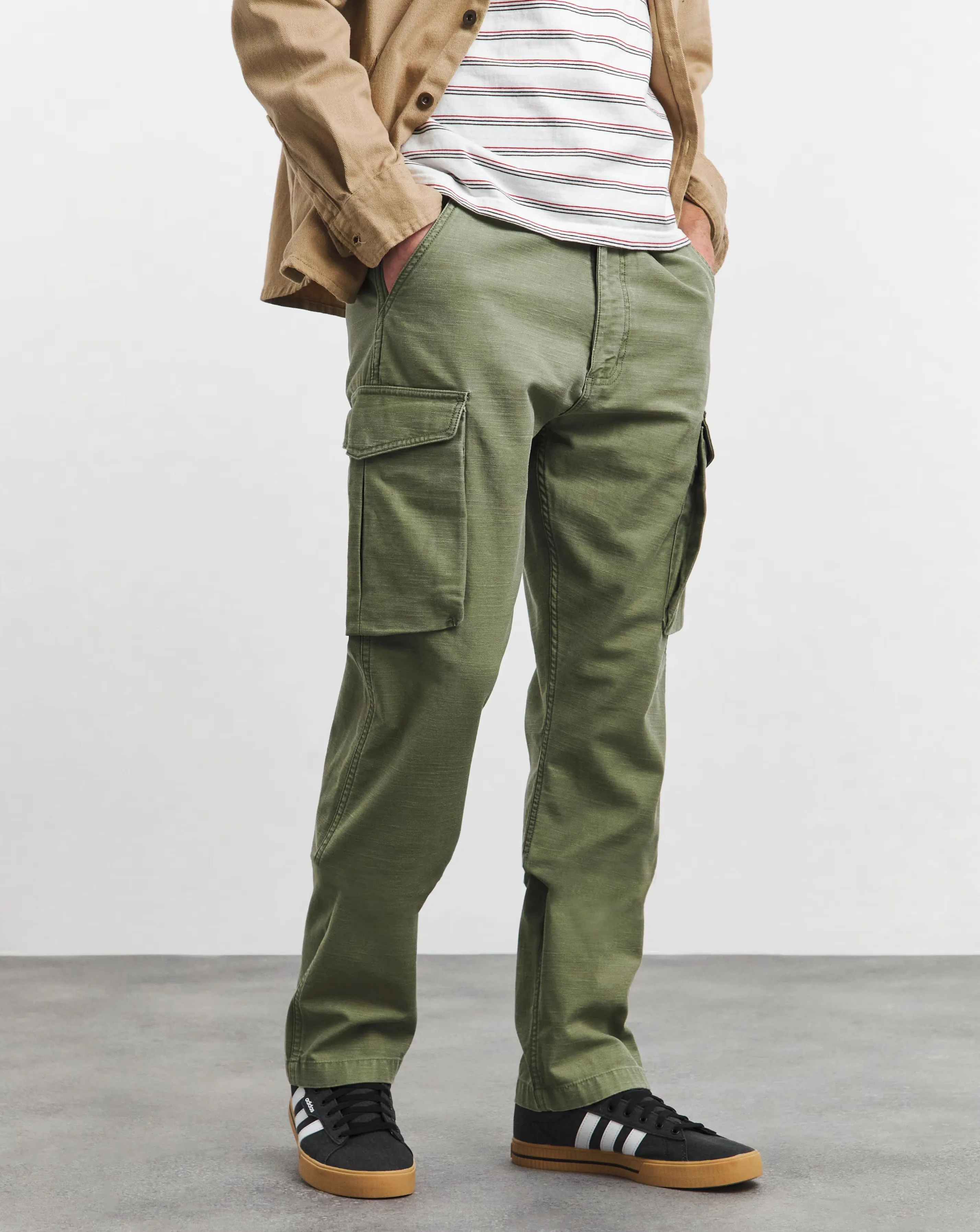 Wrangler Casey Jones Cargo Trouser - Olive