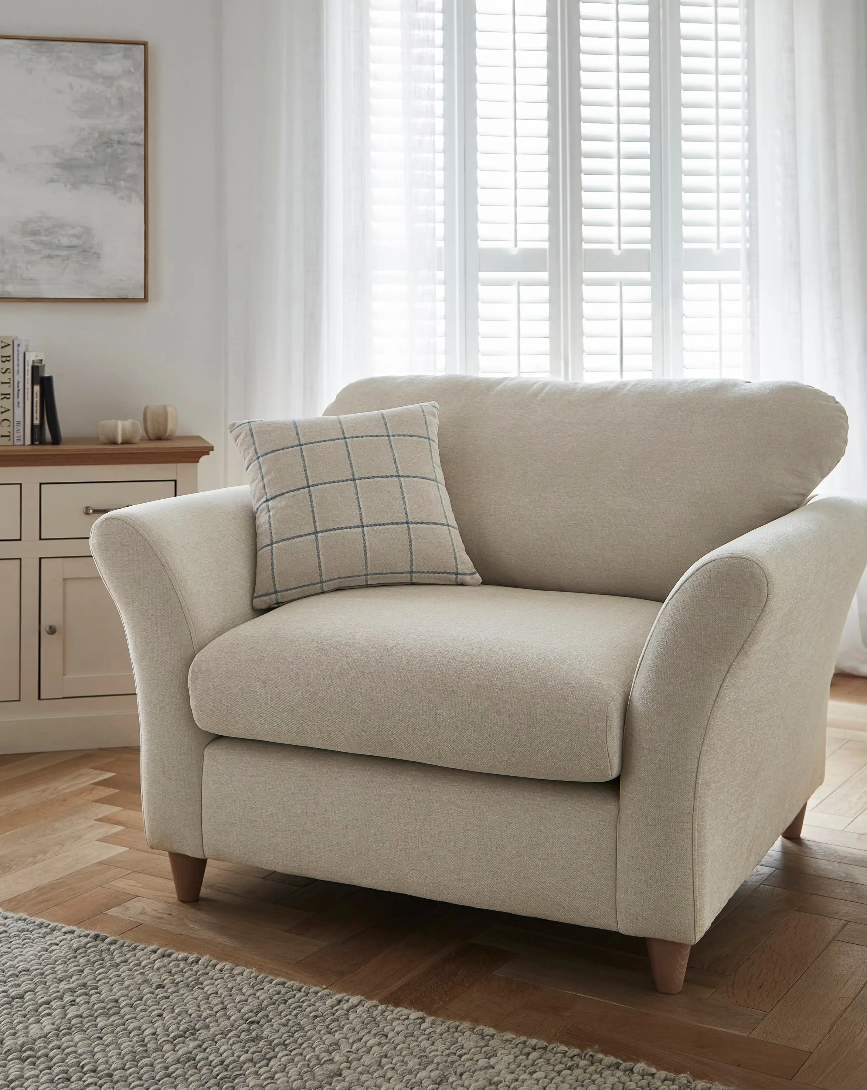 Clover Fabric Scatterback Snuggle Chair