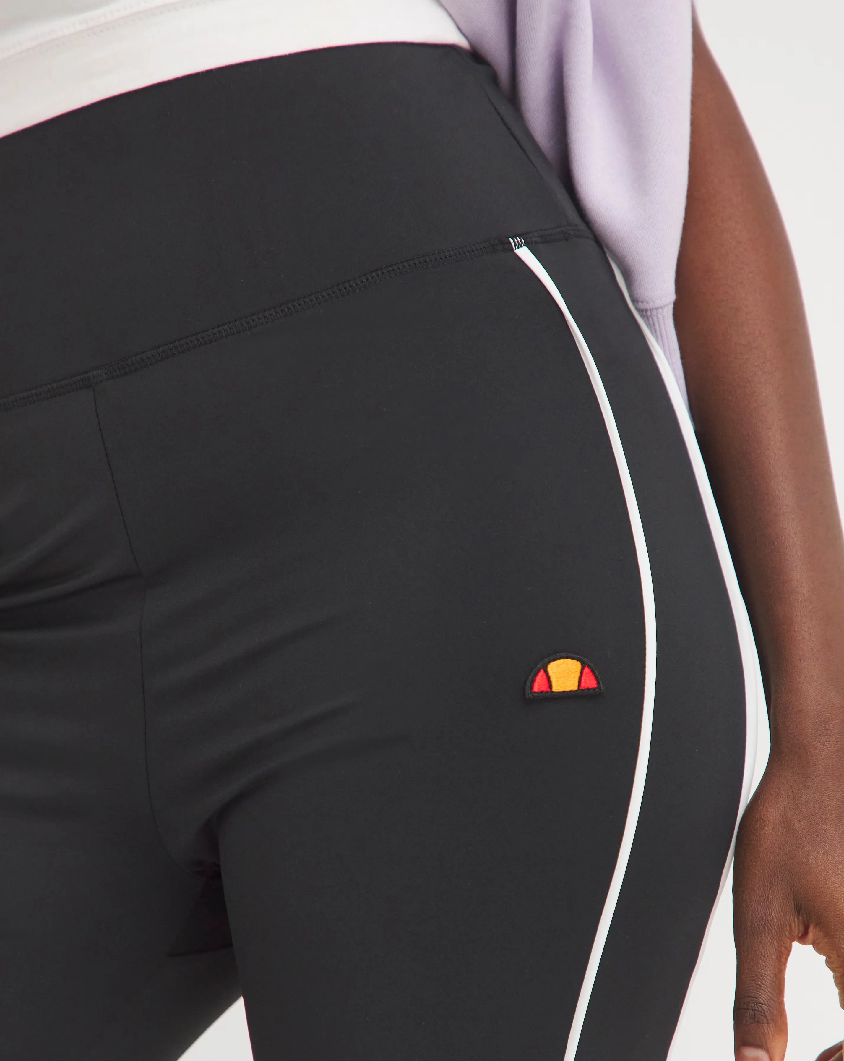 ellesse Vallees Flare Legging 3 ellesse Vallees Flare Legging