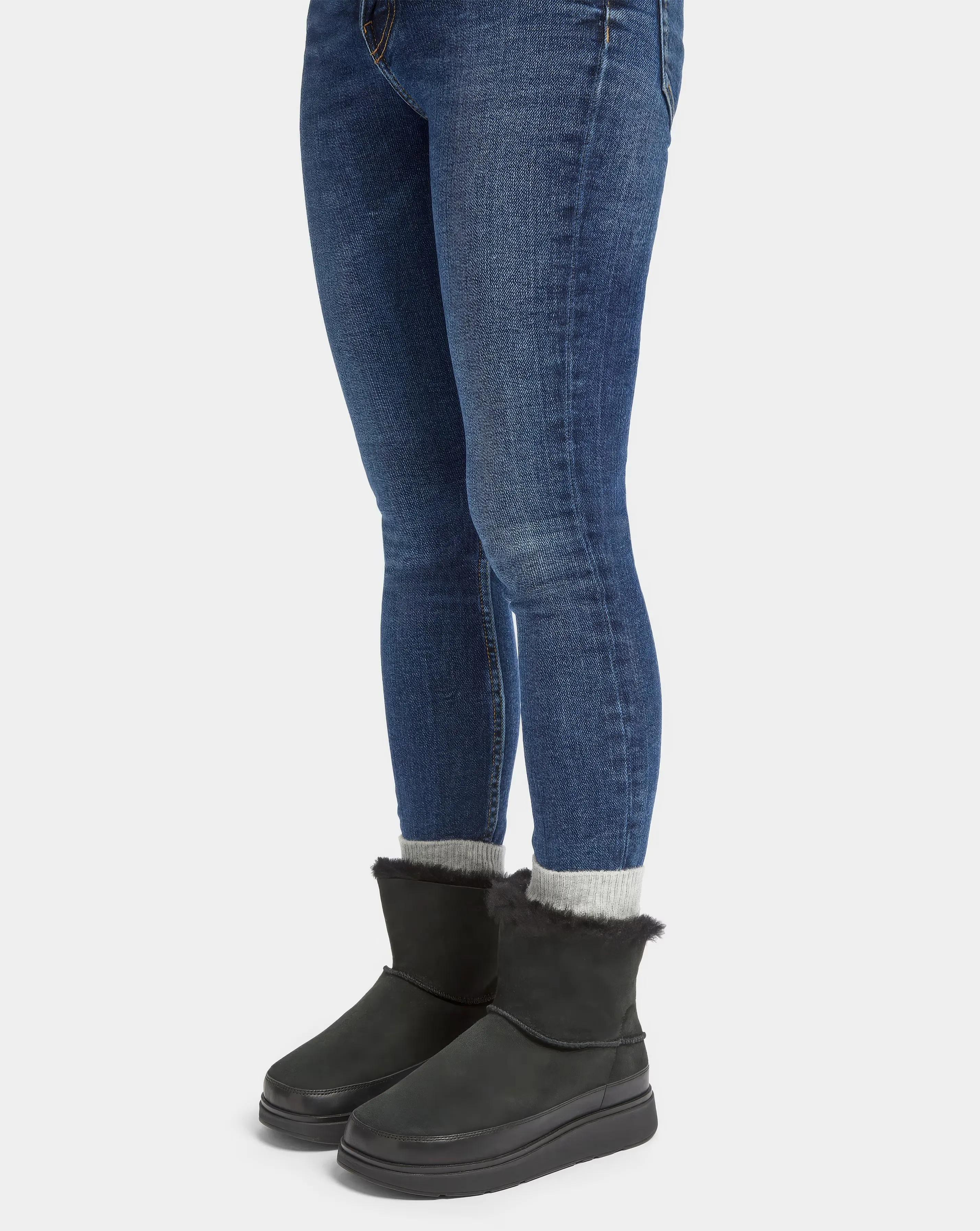 FitFlop Gen FF Mini Suede Shearling Warm Boots Standard Fit 9 FitFlop Gen FF Mini Suede Shearling Warm Boots Standard Fit
