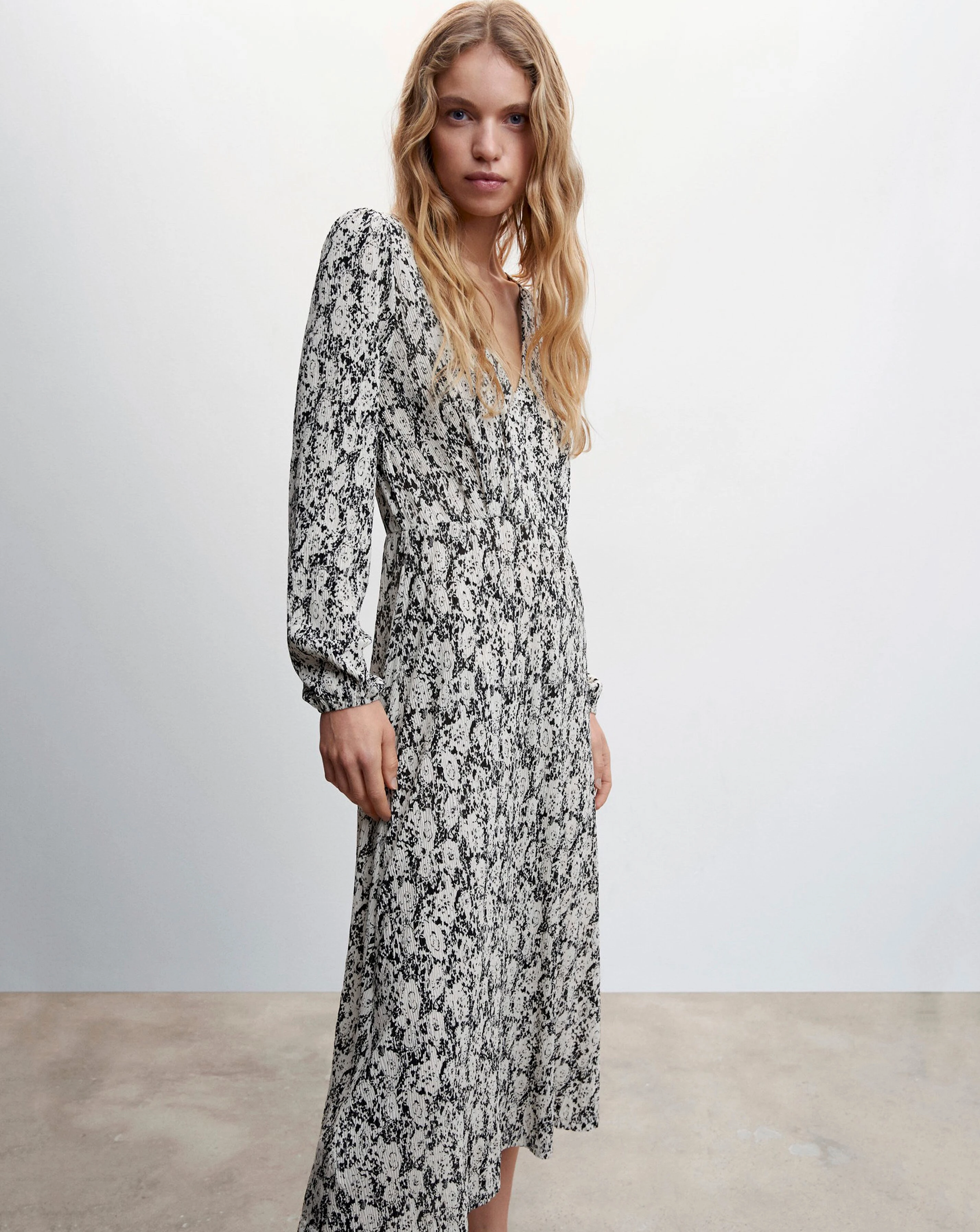 Mango Pomo V Neck Midi Dress 3 Mango Pomo V Neck Midi Dress