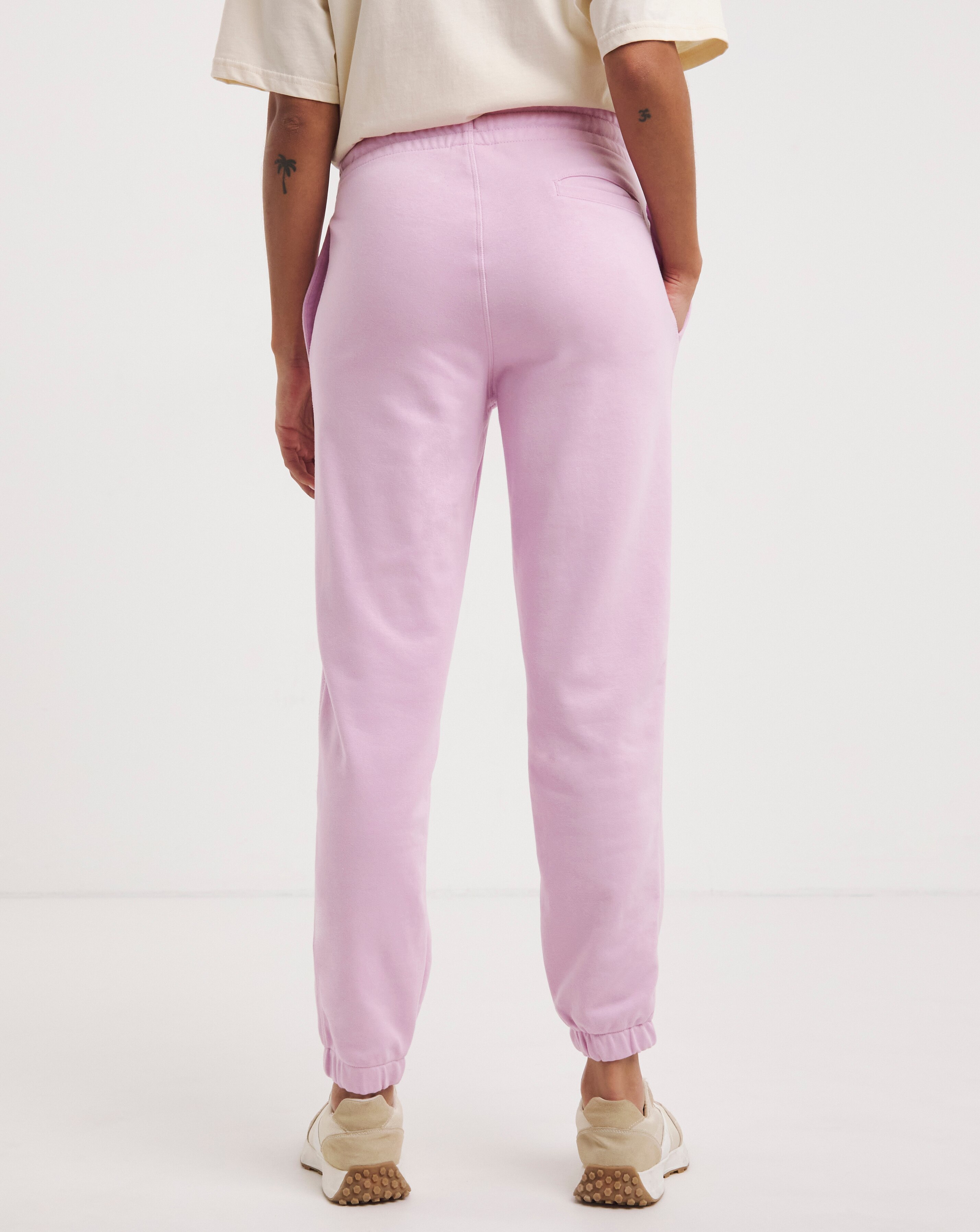 New Balance Uni-ssentials Sweatpant 4 New Balance Uni-ssentials Sweatpant
