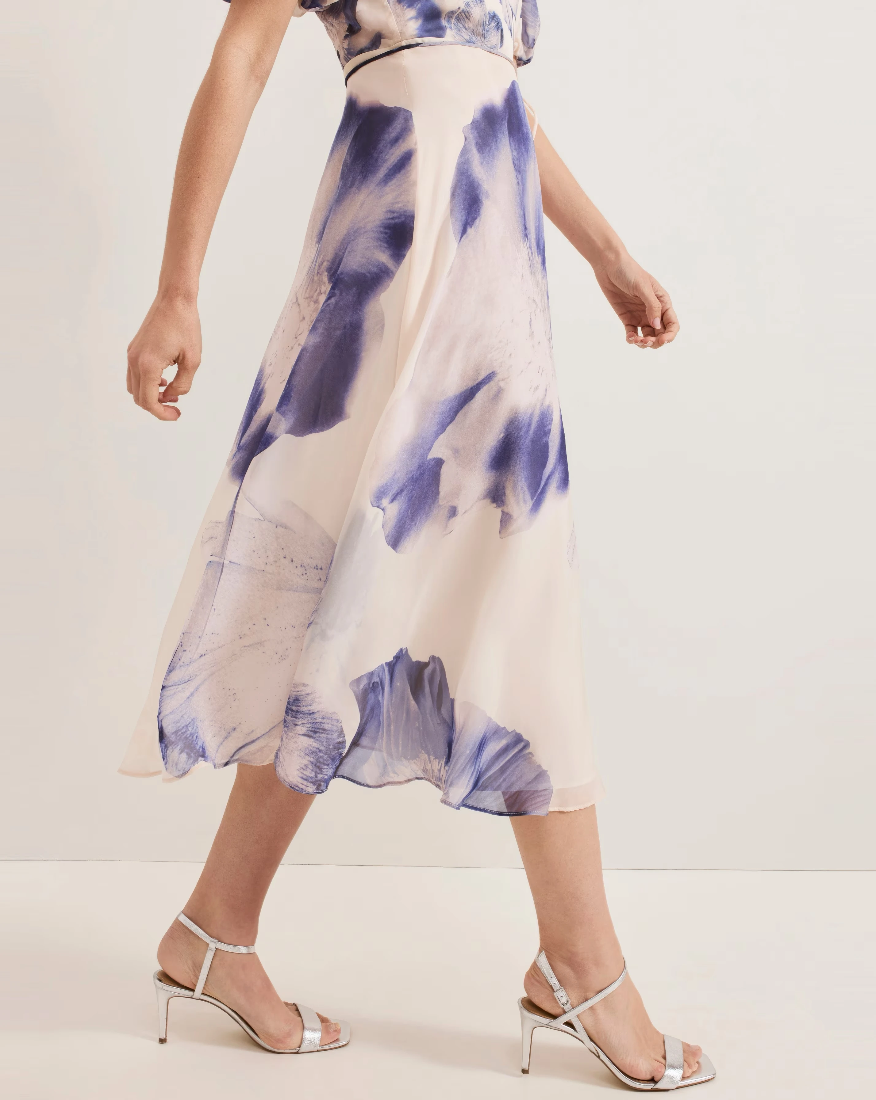 Phase Eight Lizzie Floral Midi Dress 8 Phase Eight Lizzie Floral Midi Dress