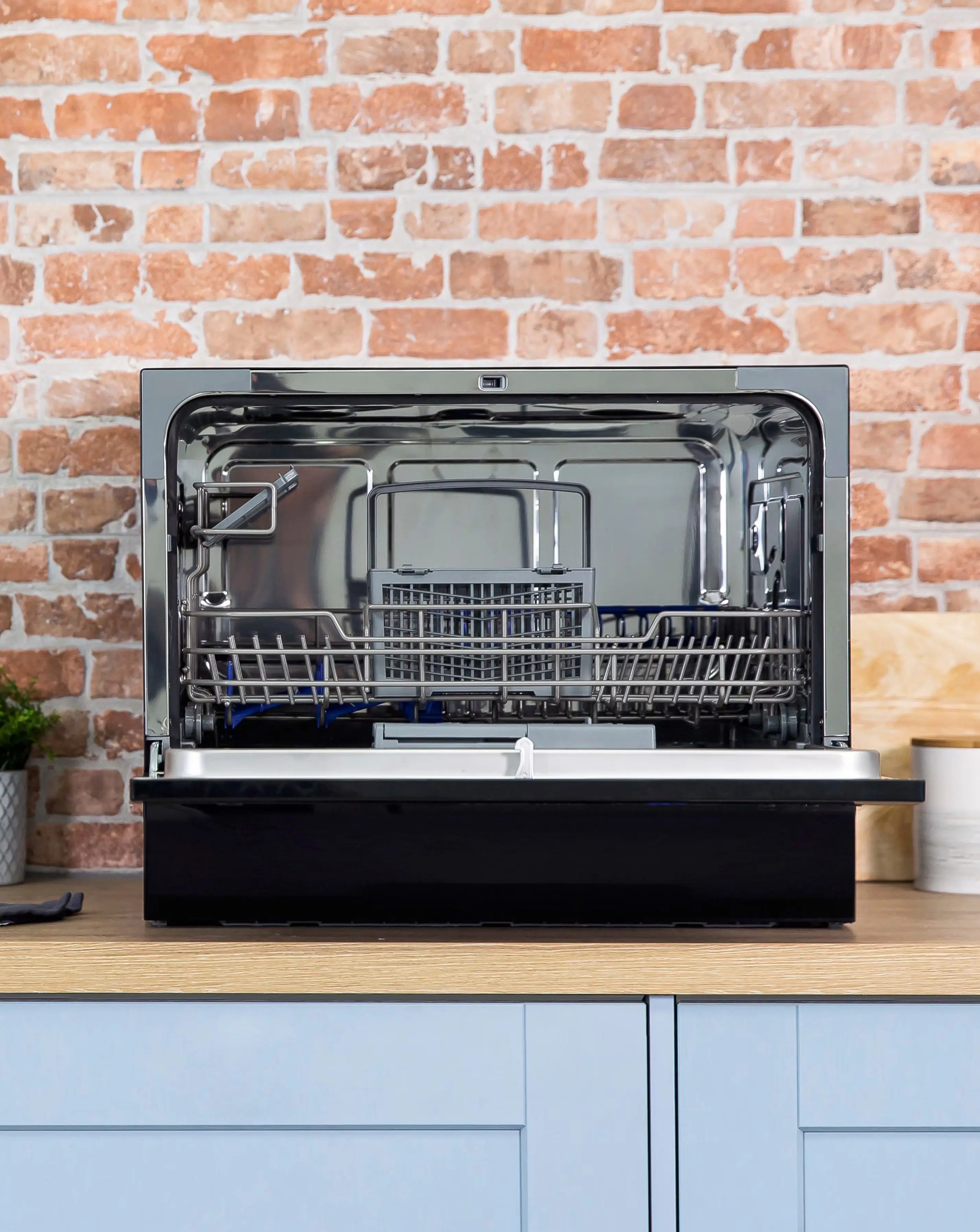 Russell Hobbs RHTTDW6B Table Top Dishwasher - Black 9 Russell Hobbs RHTTDW6B Table Top Dishwasher - Black