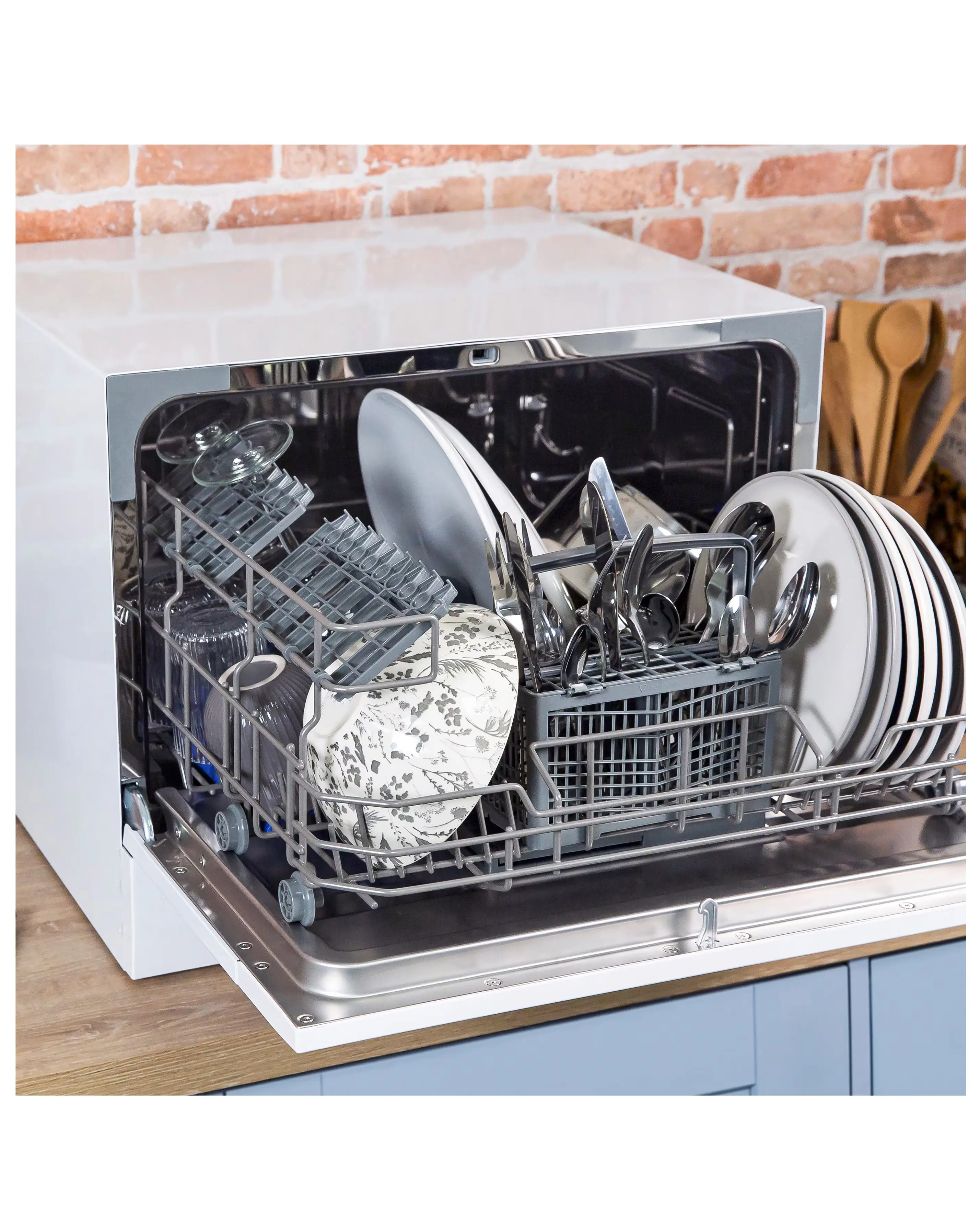 Russell Hobbs RHTTDW6W Table Top Dishwasher - White 11 Russell Hobbs RHTTDW6W Table Top Dishwasher - White