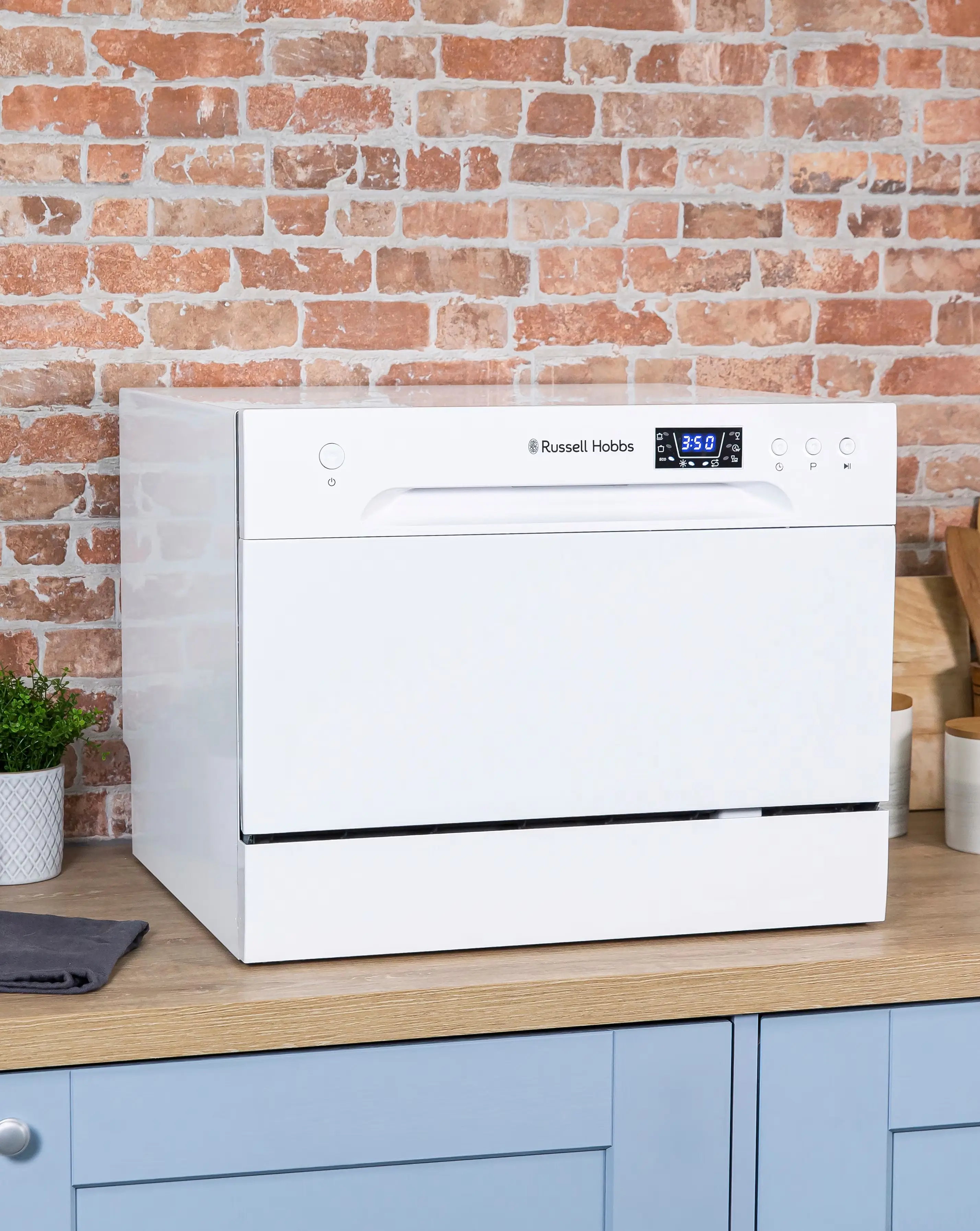 Russell Hobbs RHTTDW6W Table Top Dishwasher - White 3 Russell Hobbs RHTTDW6W Table Top Dishwasher - White