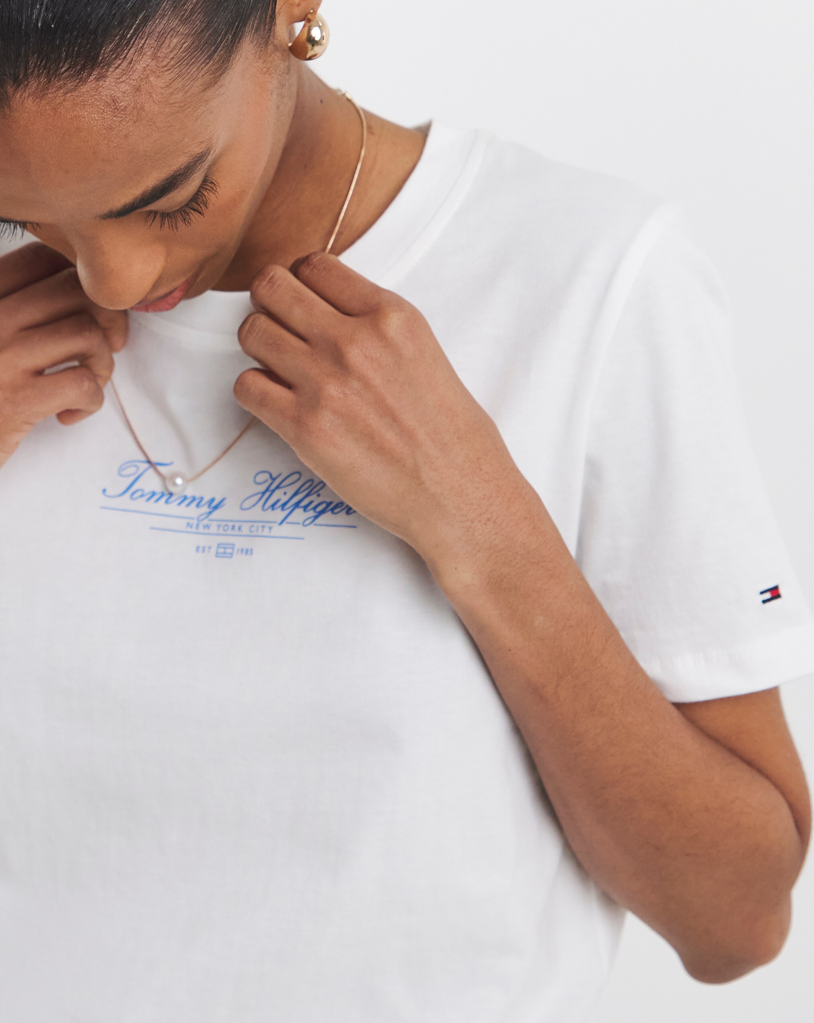 Tommy Hilfiger Script Crew Neck Short Sleeve T-shirt 2 Tommy Hilfiger Script Crew Neck Short Sleeve T-shirt